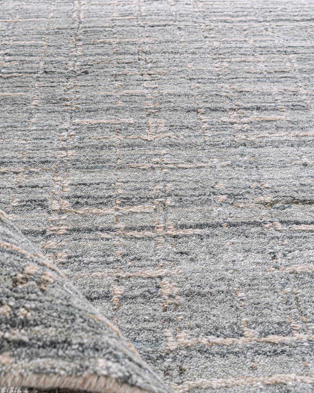 Indian Simplicity Comfort Blue Contemporary Handwoven Rug For Sale