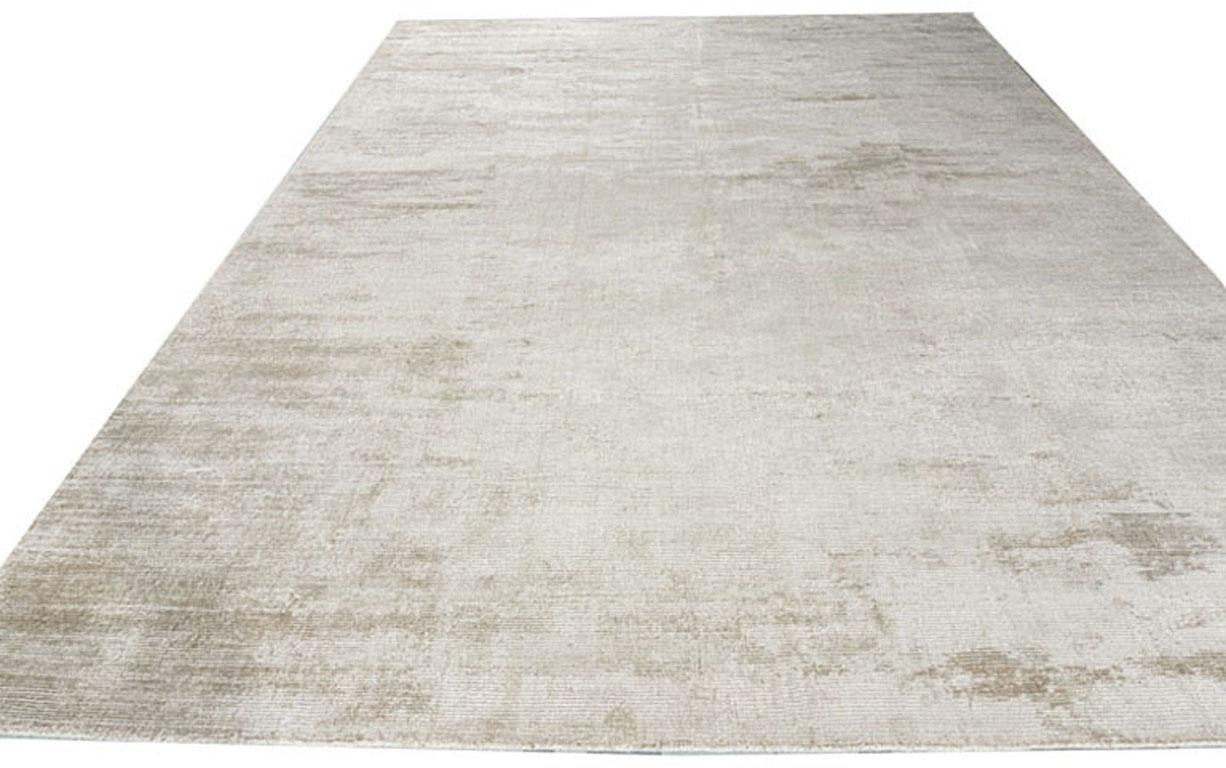 Hand-Crafted Simplicity Contemporary Rug Taupe-Ivory  9' x 12' For Sale