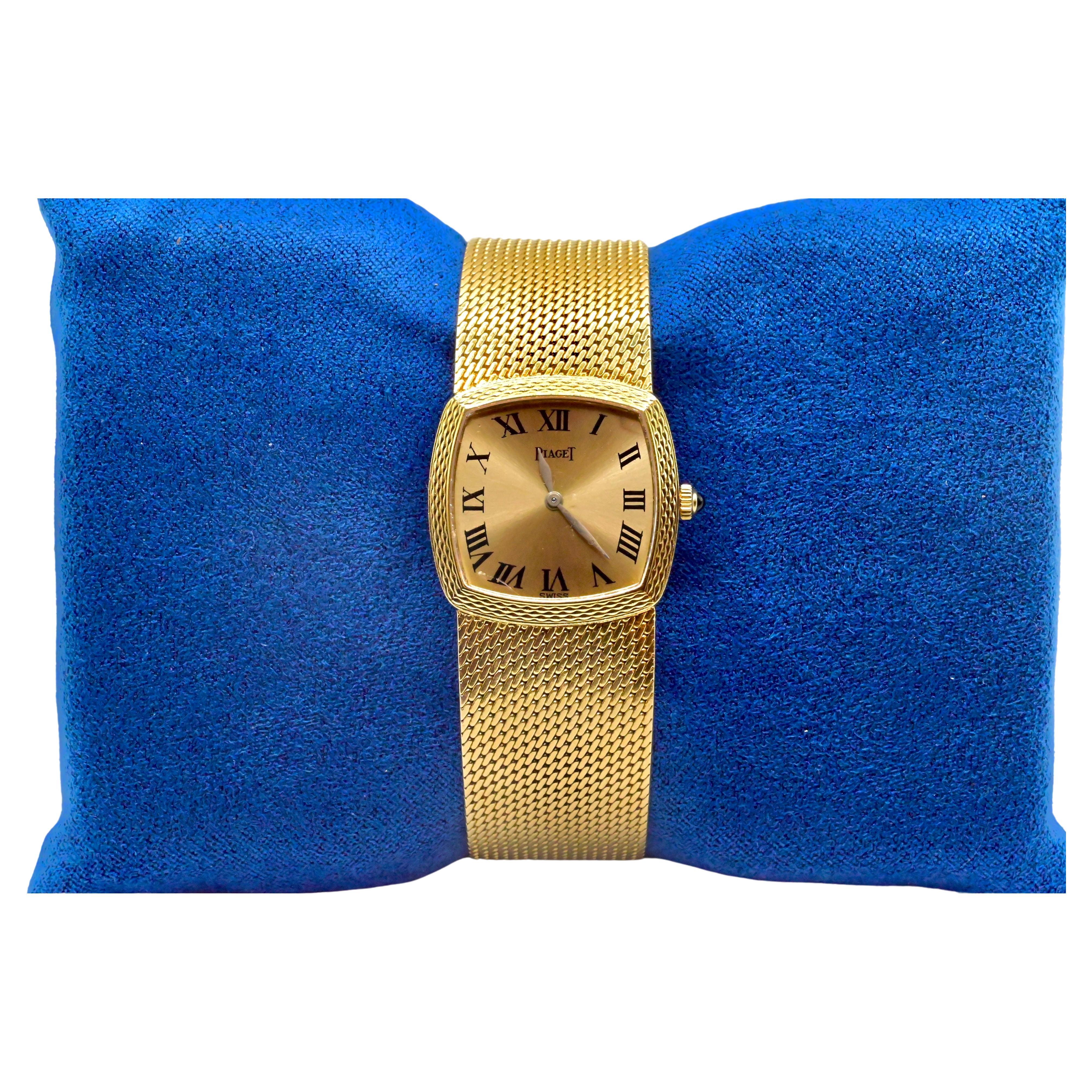 Simplistic 18k Gold Piaget Ladies Wristwatch 9231 B11