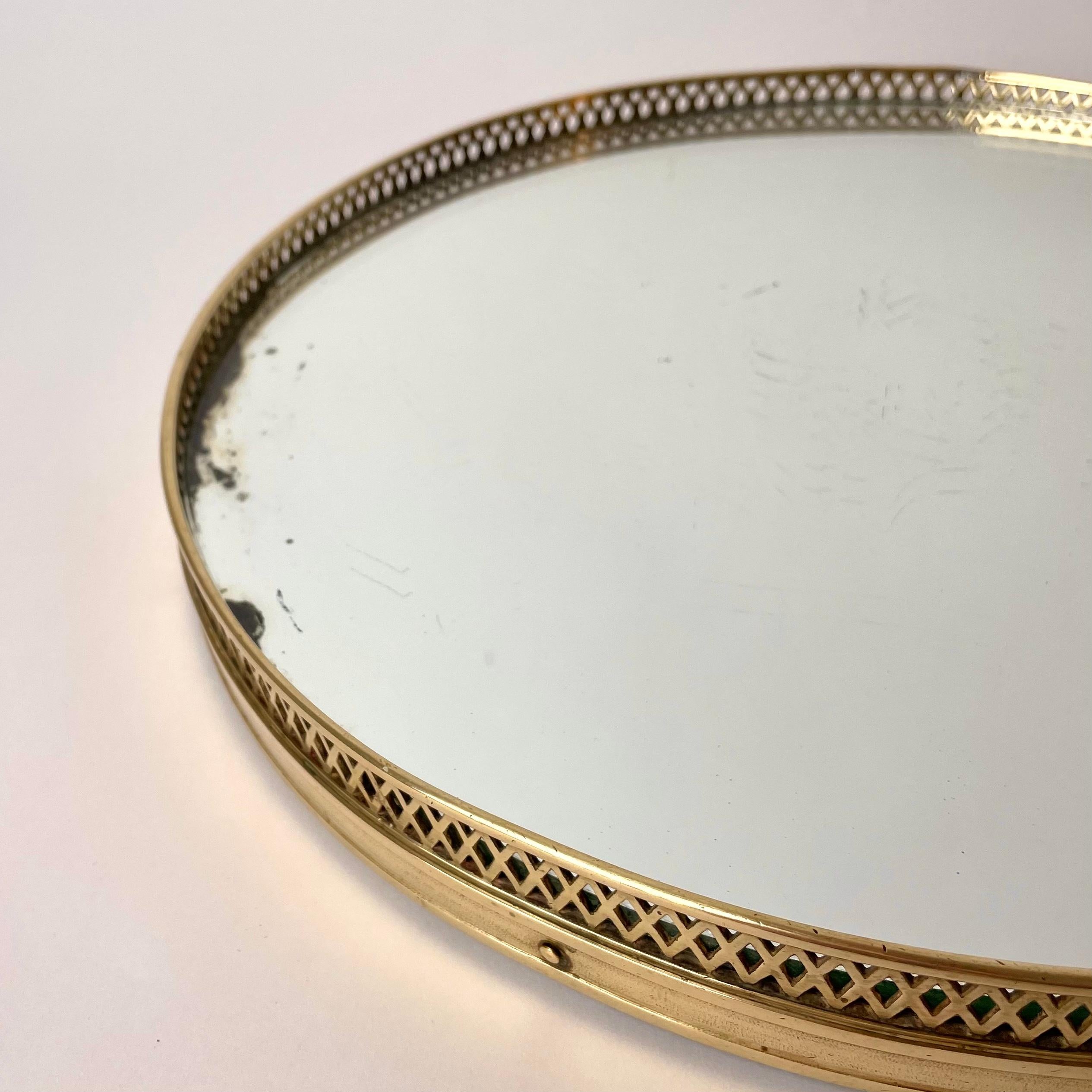 Elegantly Beautiful Table Plateau in Brass from the, Late 18th Century In Good Condition In Knivsta, SE