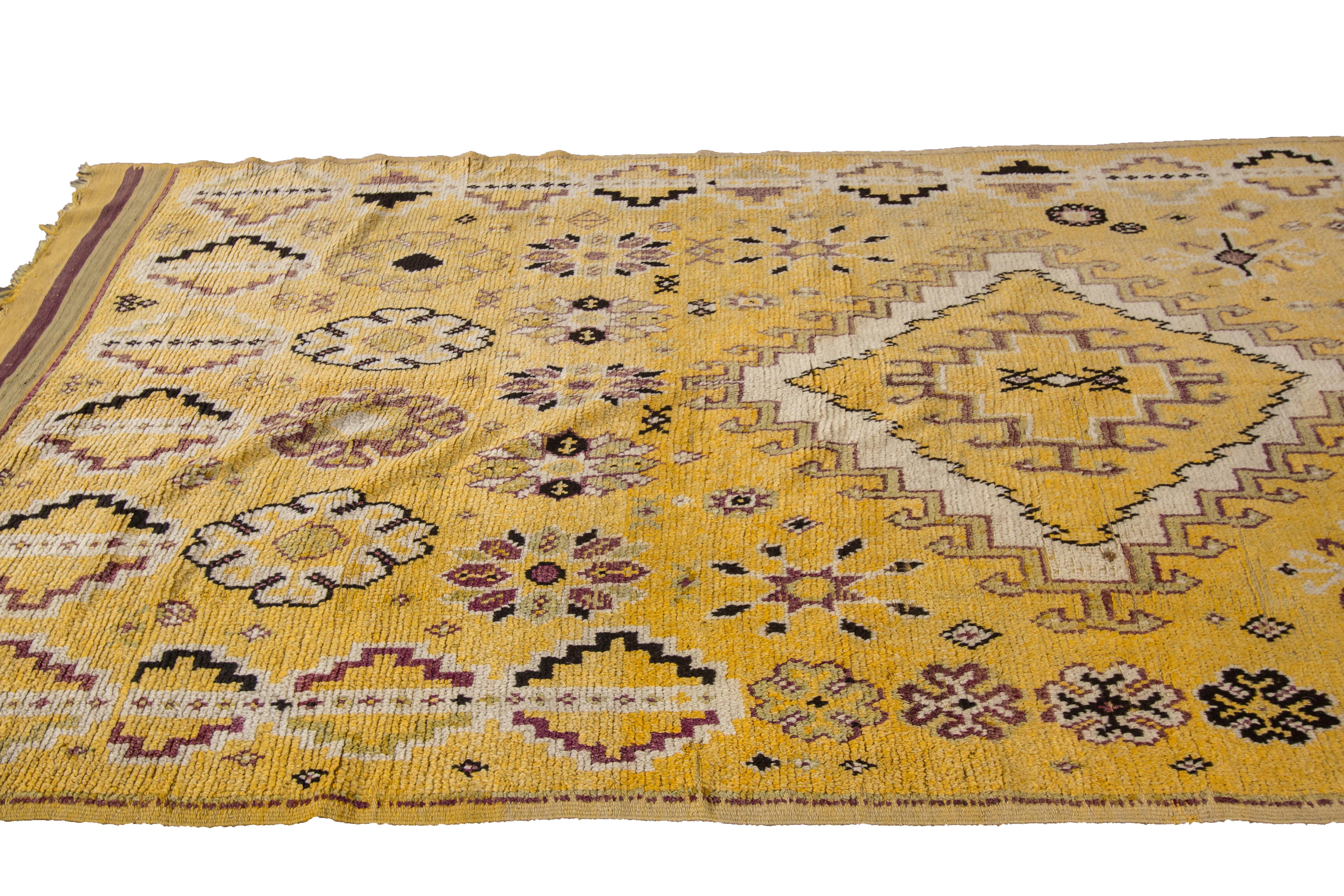 Mid--20th Century Vintage Moroccan Wool Rug For Sale 2
