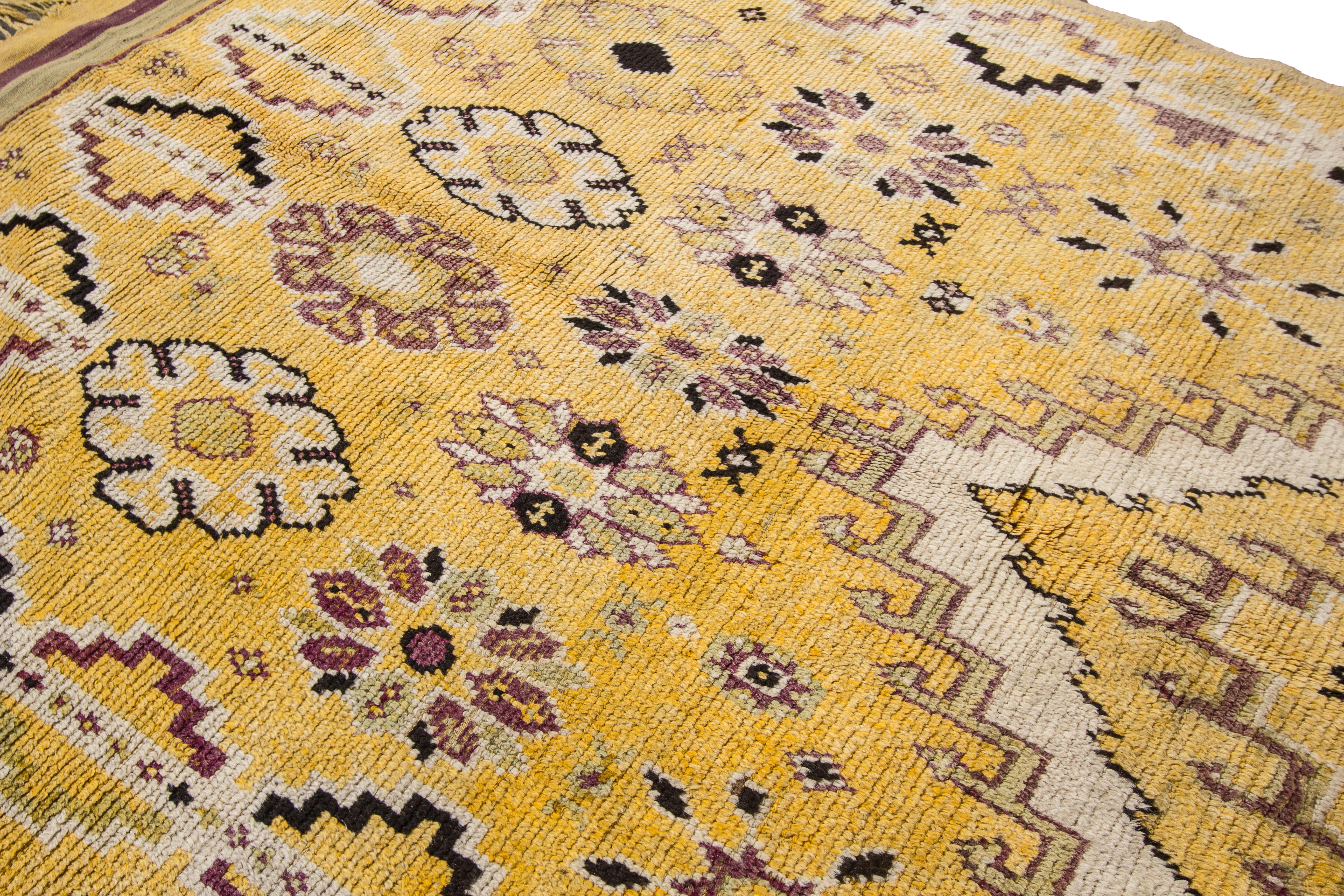 Mid--20th Century Vintage Moroccan Wool Rug For Sale 1