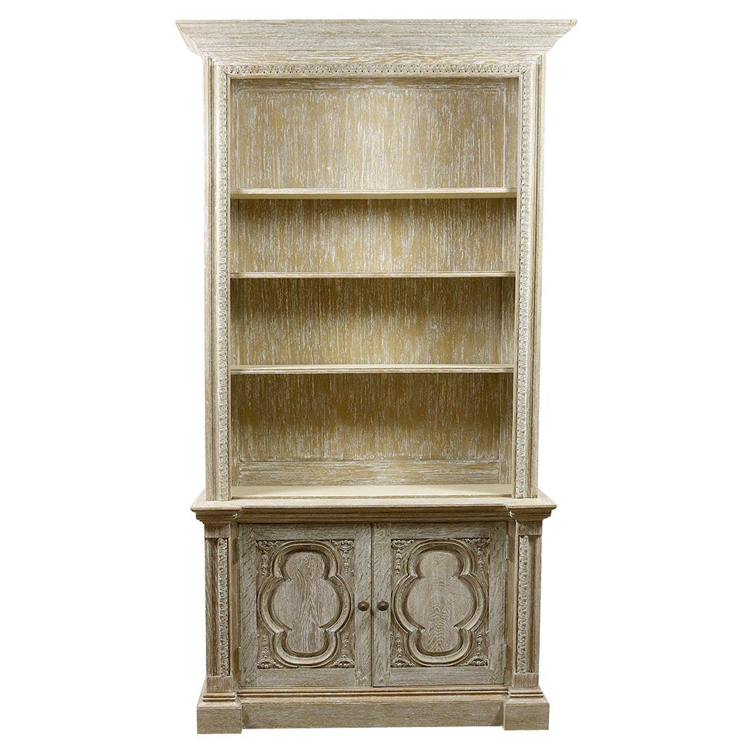 Simply Carved 4 Shelf Oak Bookcase, 20th Century For Sale