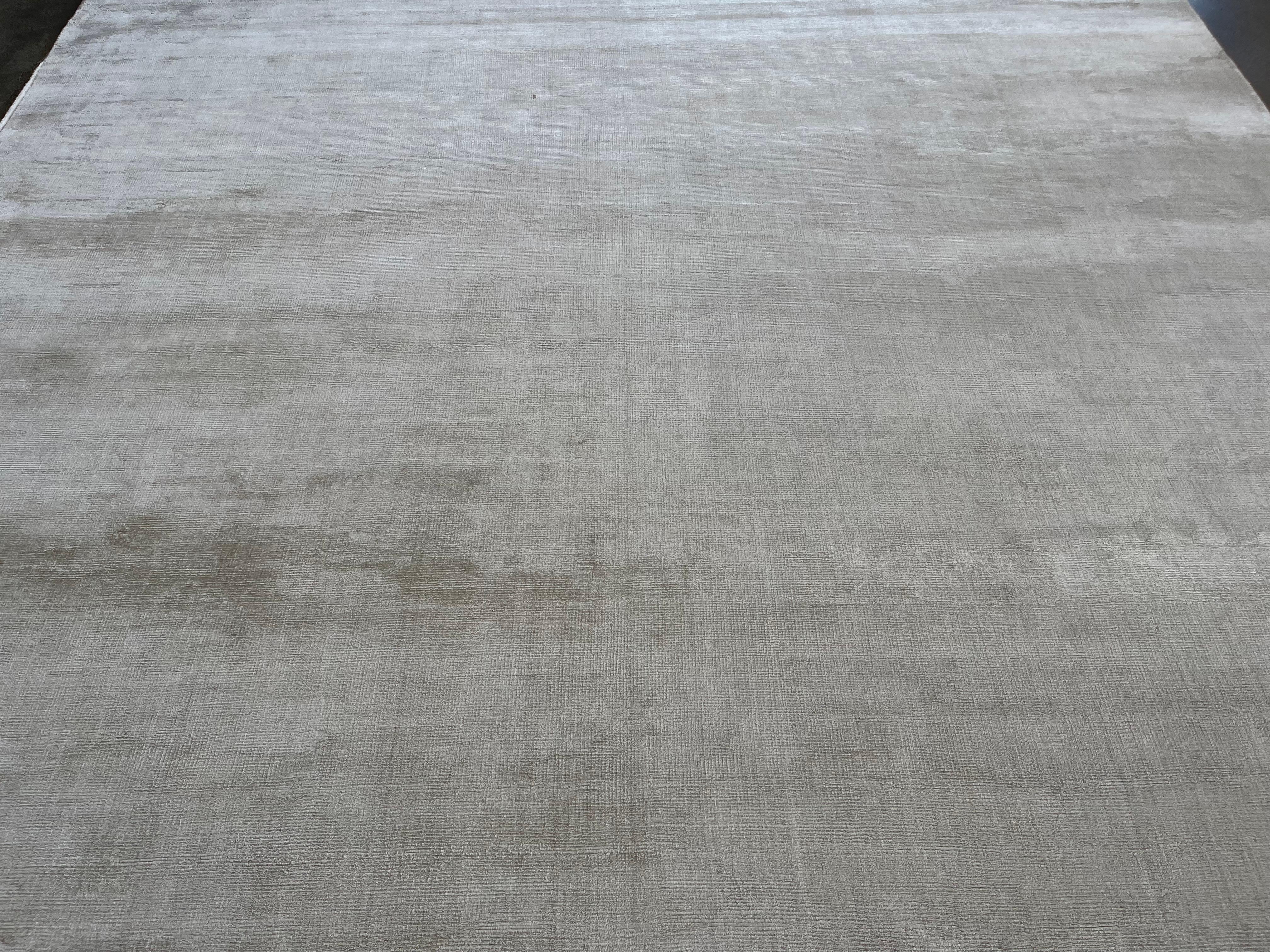 Tappeto Simply Luxe Beige In condizioni Nuovo in vendita a West Hollywood, CA