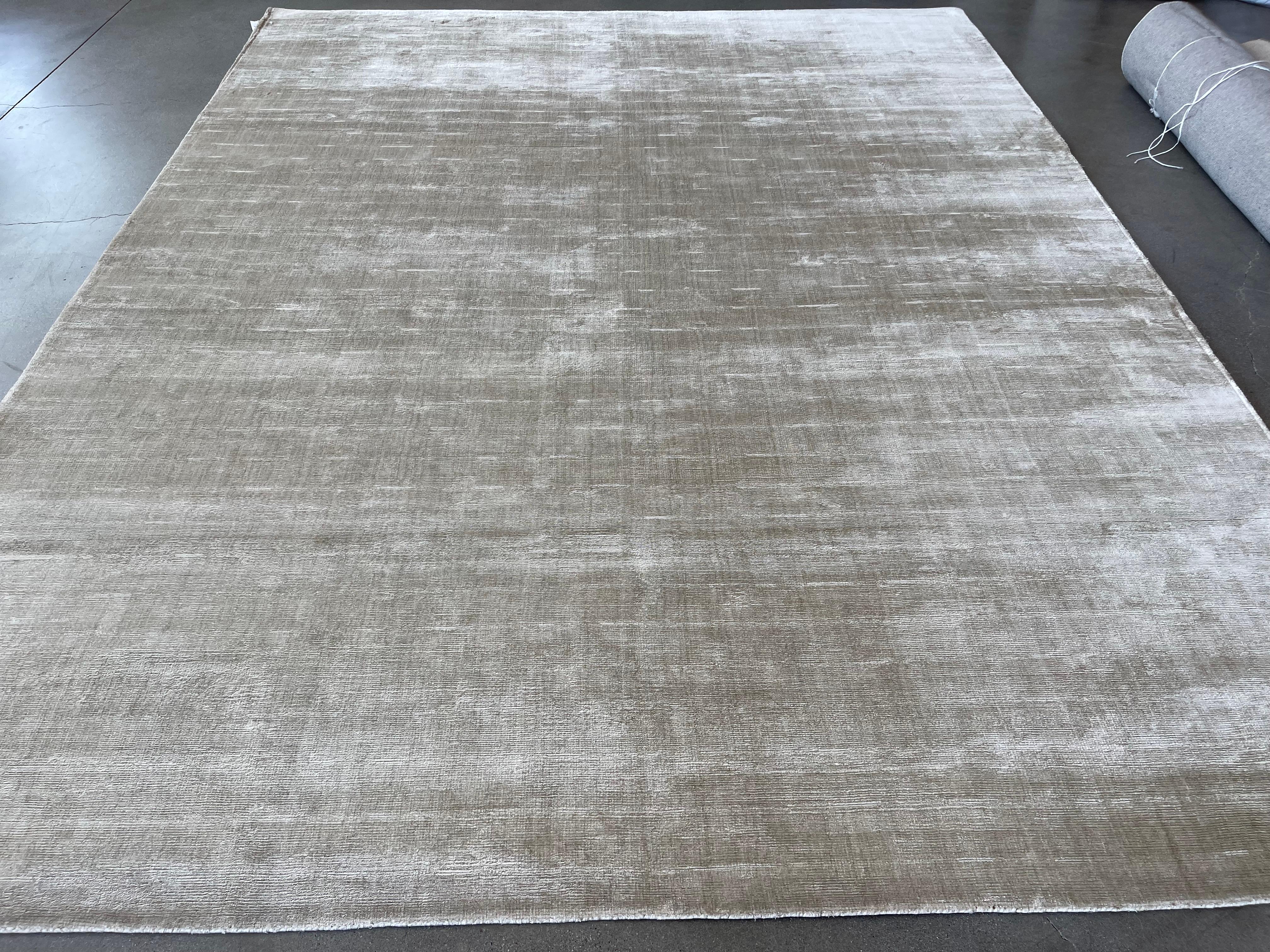 XXI secolo e contemporaneo Tappeto Simply Luxe Beige in vendita
