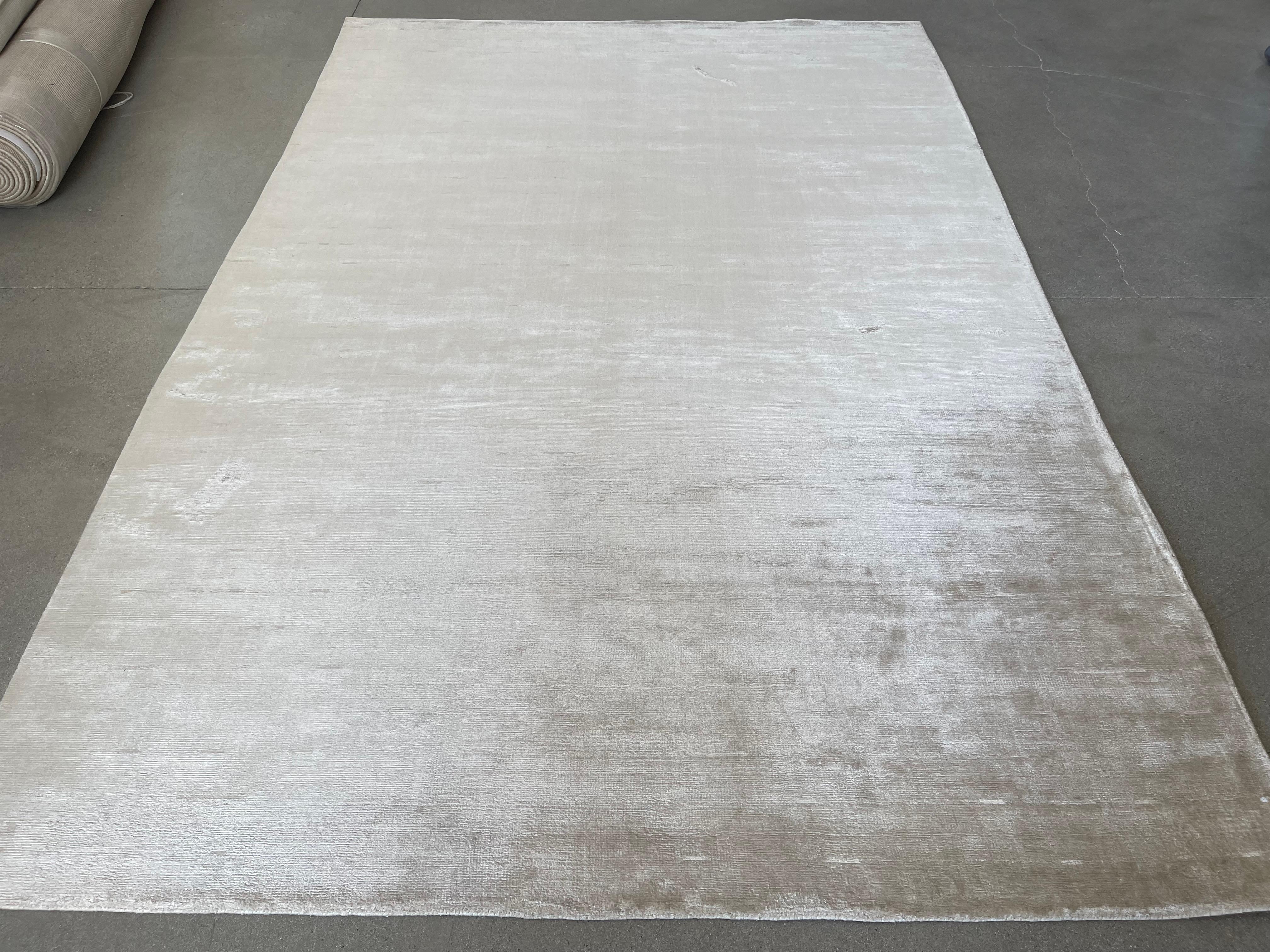 Simply Luxe champagne area rug - 6' x 9'2