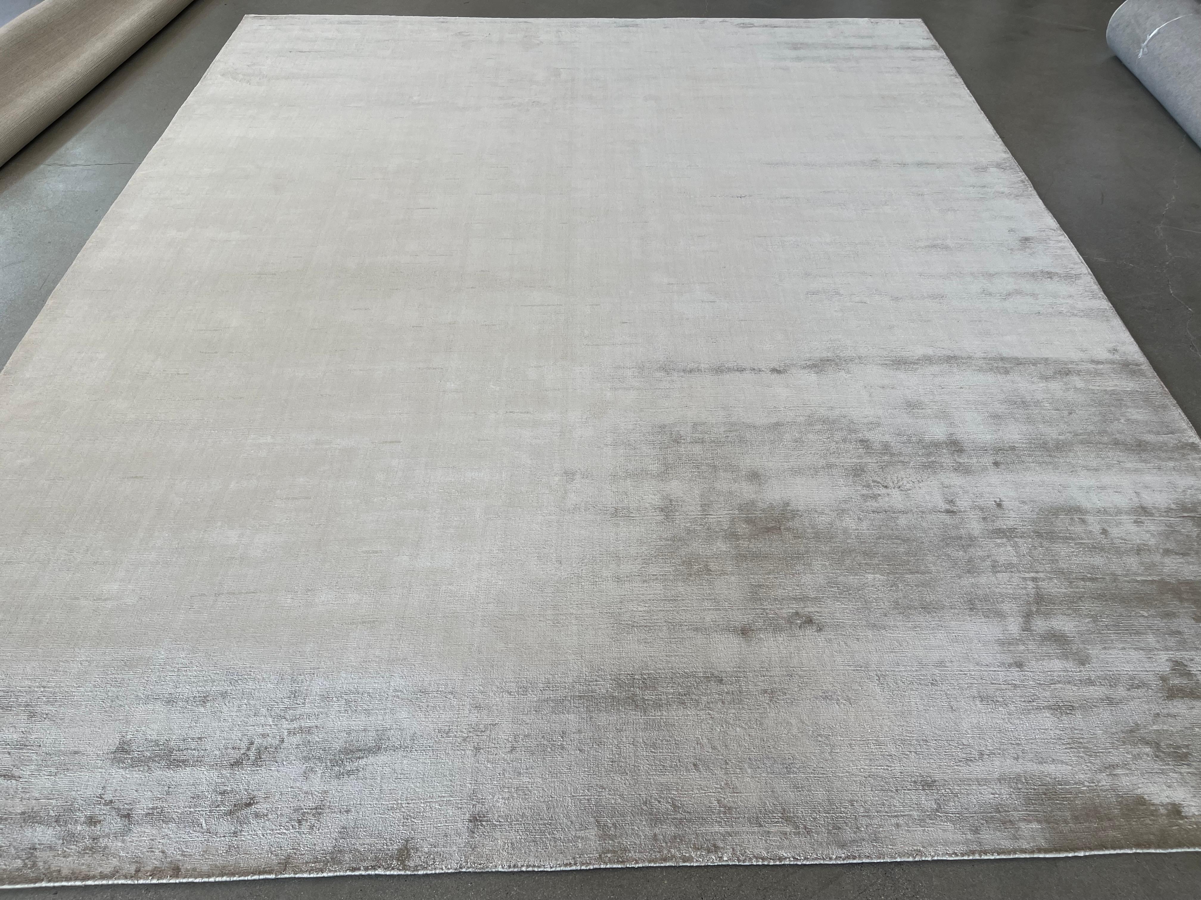 Simply Luxe Taupe area rug - 8' x 9'10