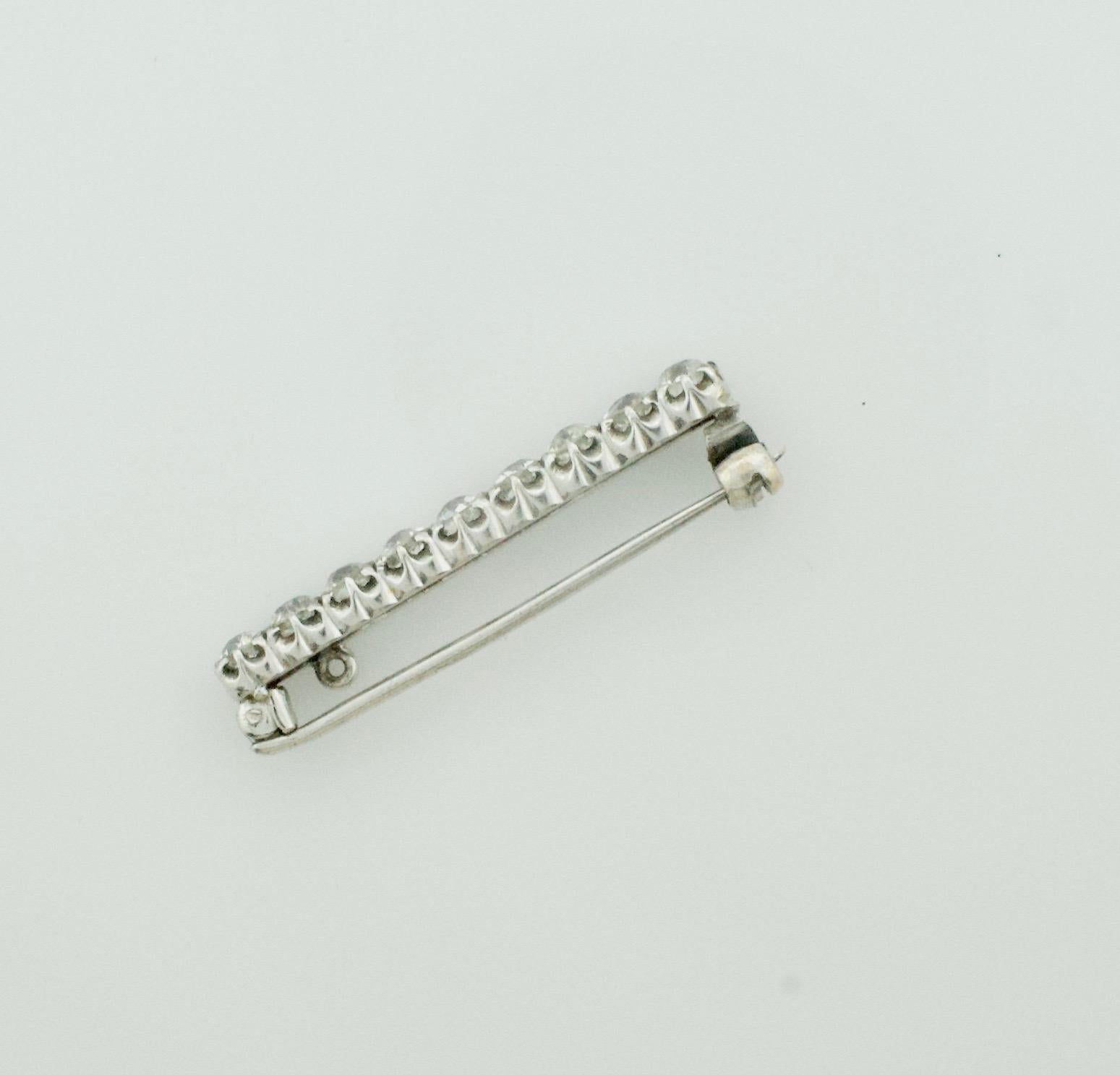 Simply Sweet Diamond Bar Brooch in Platinum and White Gold, Circa 1920's In Excellent Condition For Sale In Wailea, HI