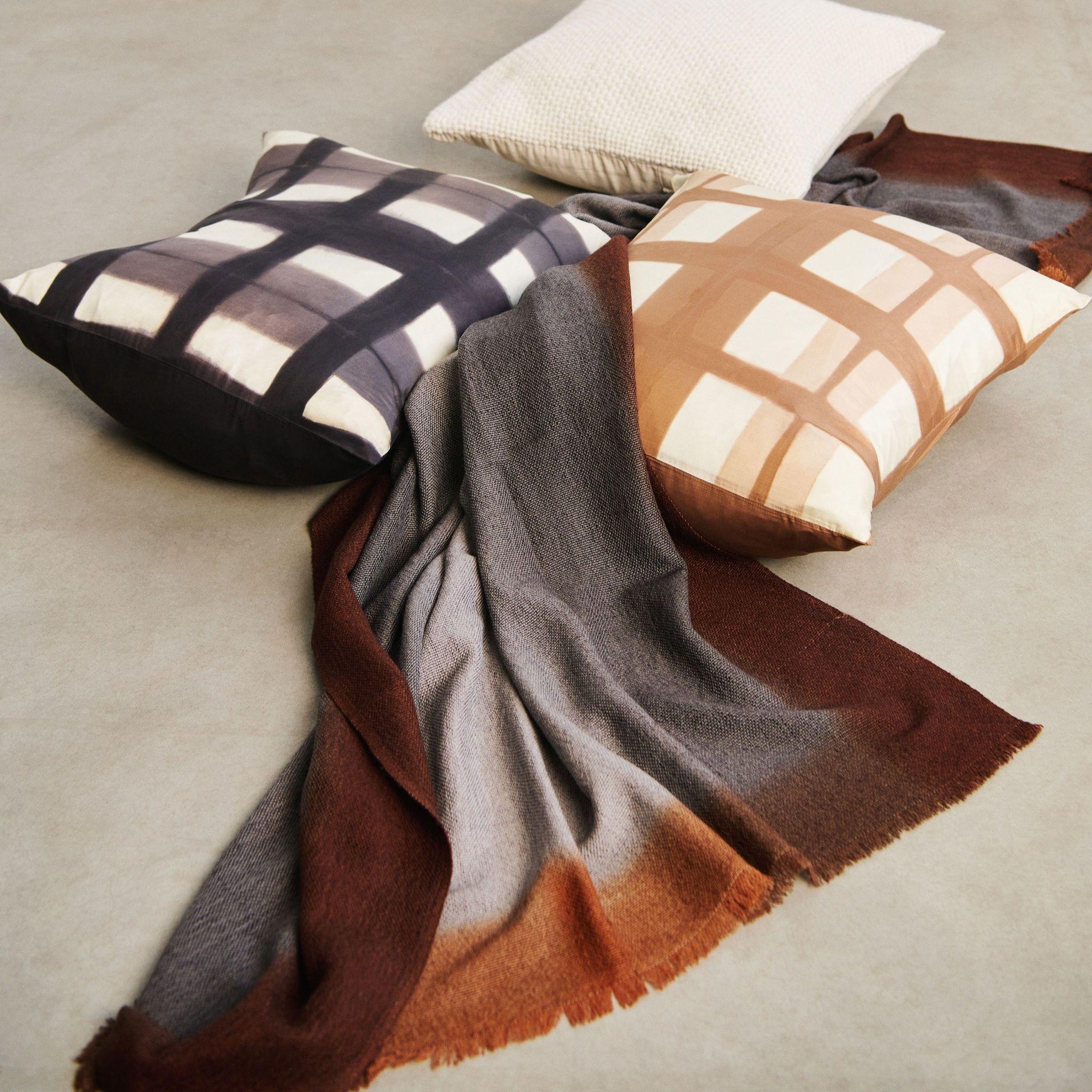 Simply Taupe Merino Throw Handwoven in Brown Topaz Black Gray Warm Ombre Hues For Sale 4