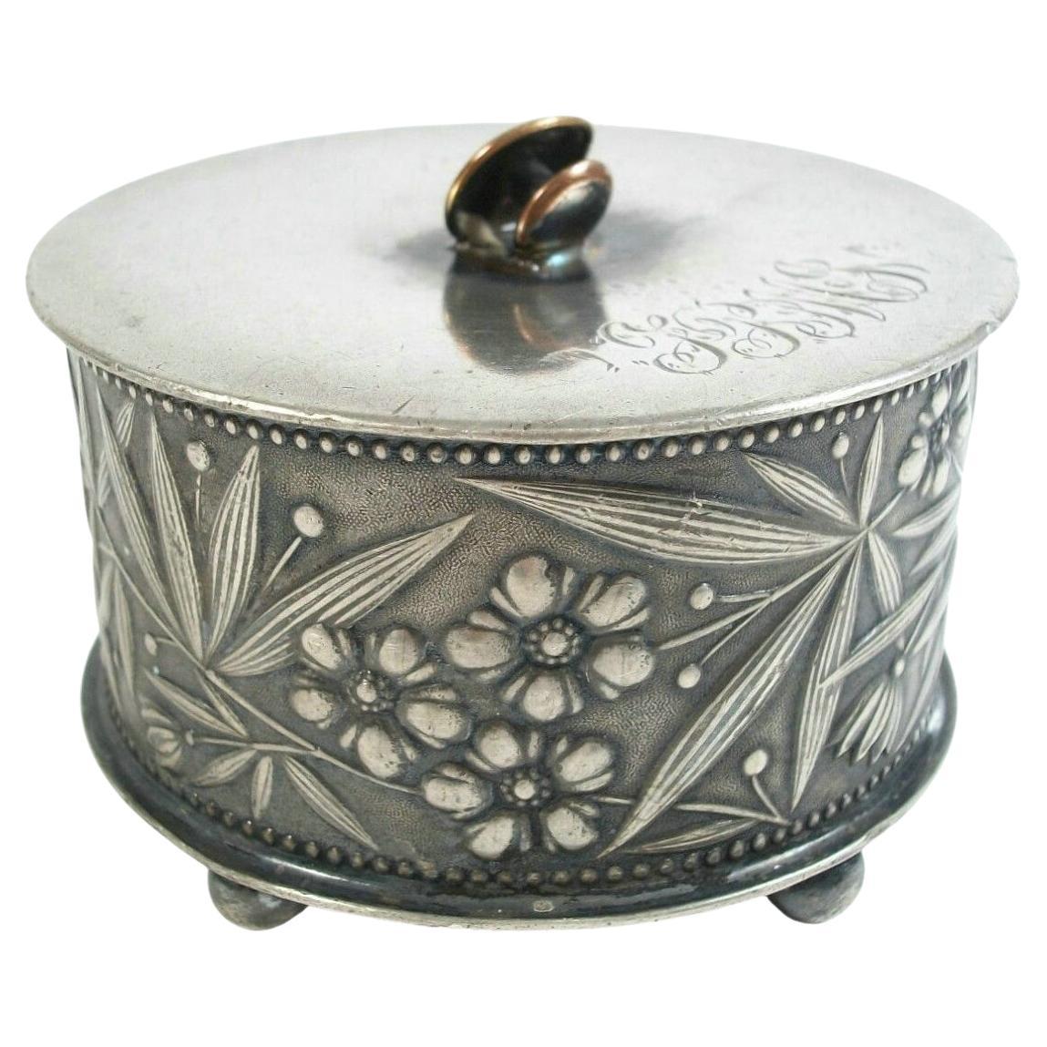 SIMPSON HALL MILLER & CO - Arts & Crafts Silver Plate Jewelry Box - US - 19th C For Sale