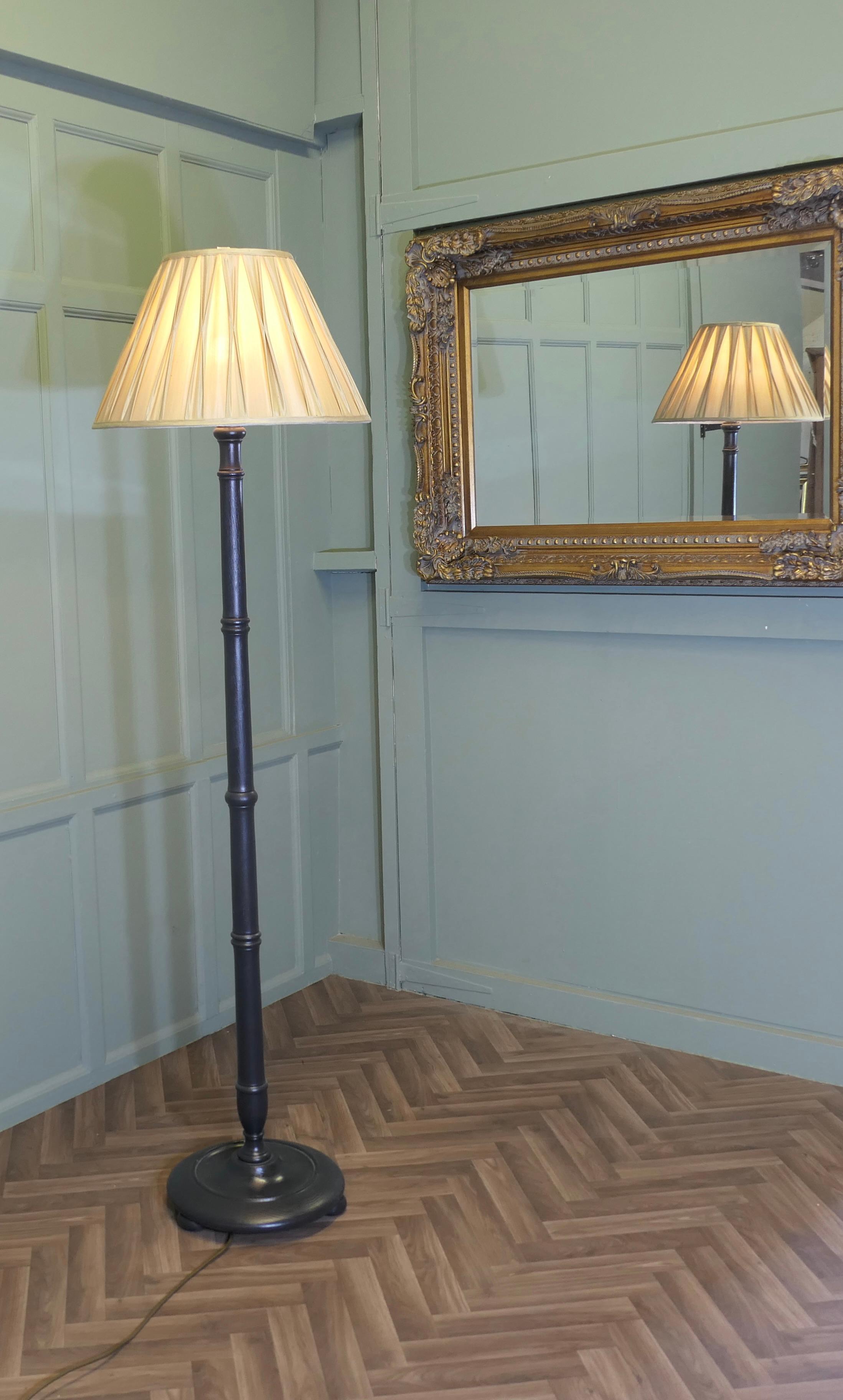 Parquet en simili-bambou  Lampe     Une pièce très attrayante Bon état - En vente à Godshill, Isle of Wight