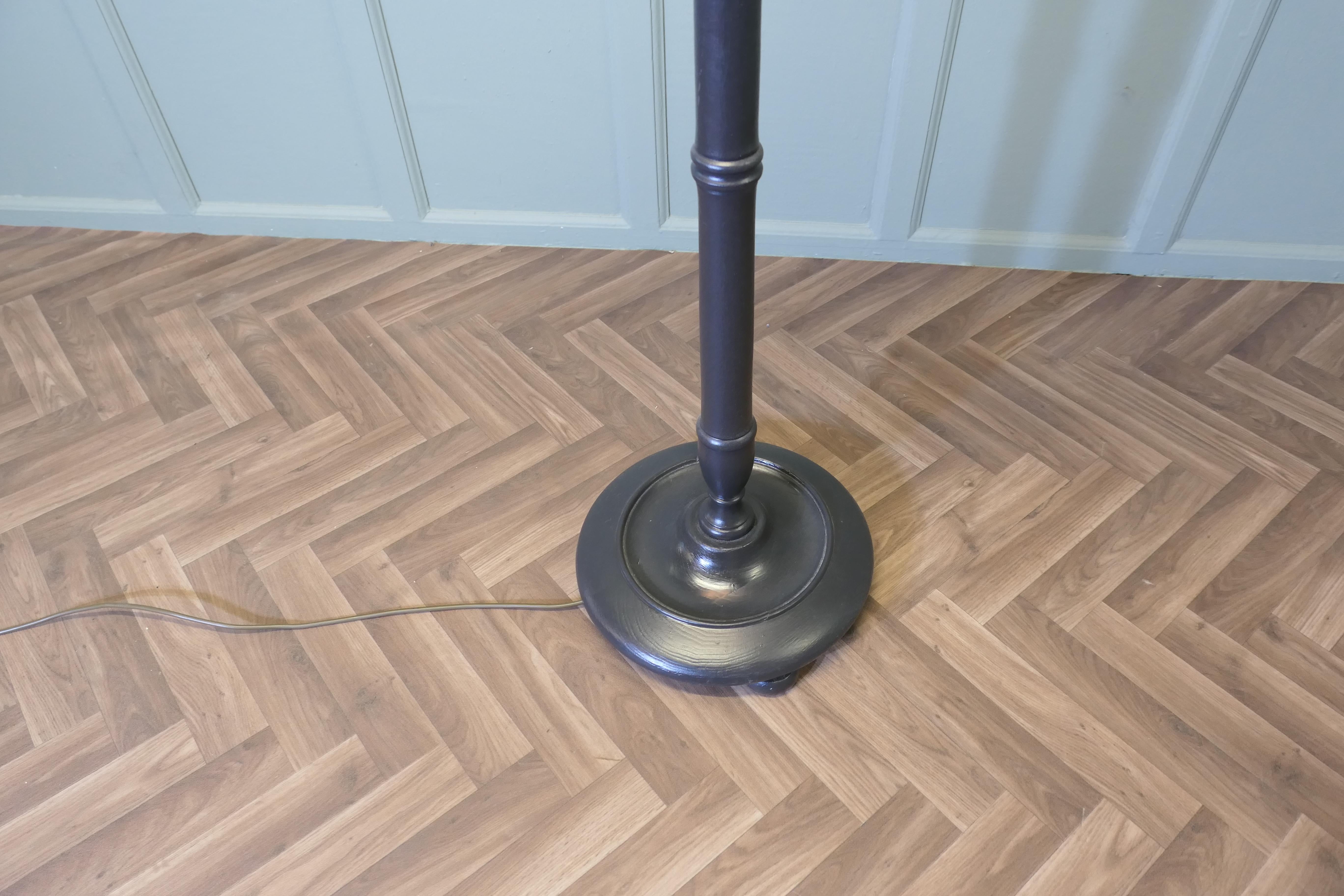 Début du 20ème siècle Parquet en simili-bambou  Lampe     Une pièce très attrayante en vente