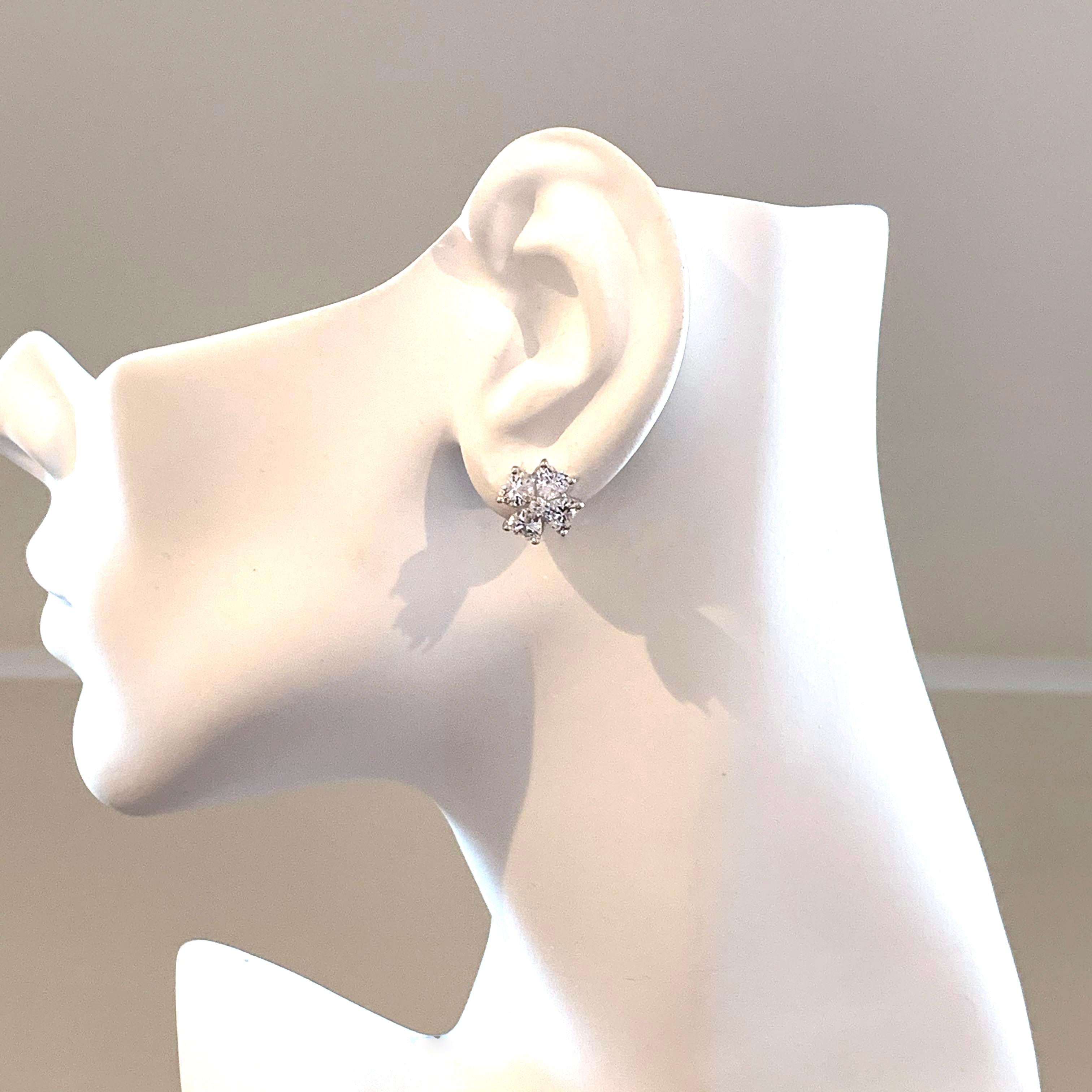 Simulated Diamond Flower Stud Sterling Silver Earrings In New Condition In Los Angeles, CA
