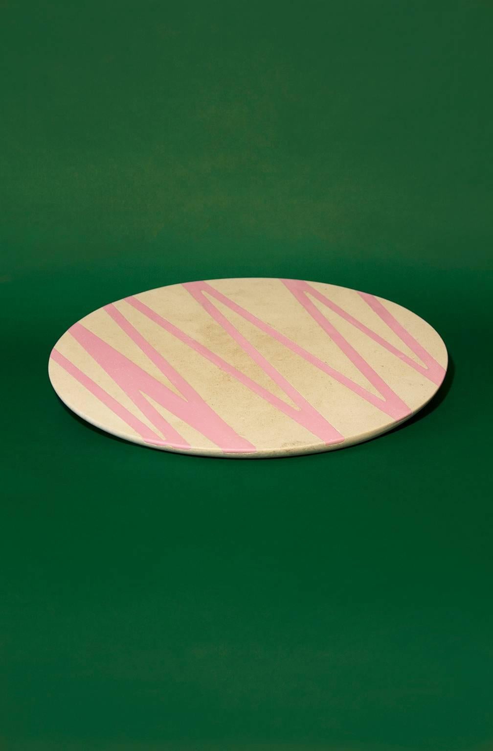 Board or Serving Plate Stone Resin Contemporary Style Cream/Pink  In New Condition For Sale In Mexico City, MX