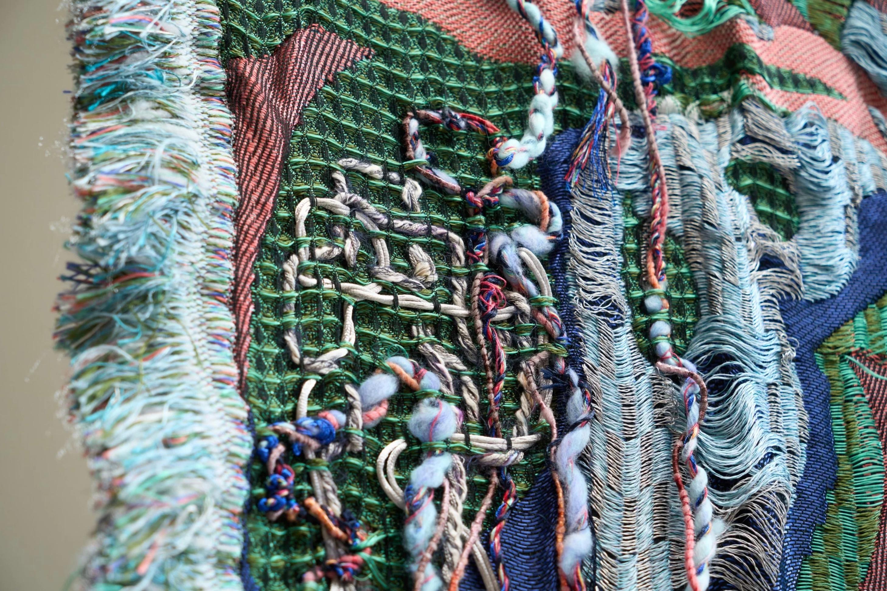 Sina Dyks Wandteppich für zeitgenössische Kunst 'Absorbierter Dschungel' 220 x 175 cm (Handgefertigt) im Angebot