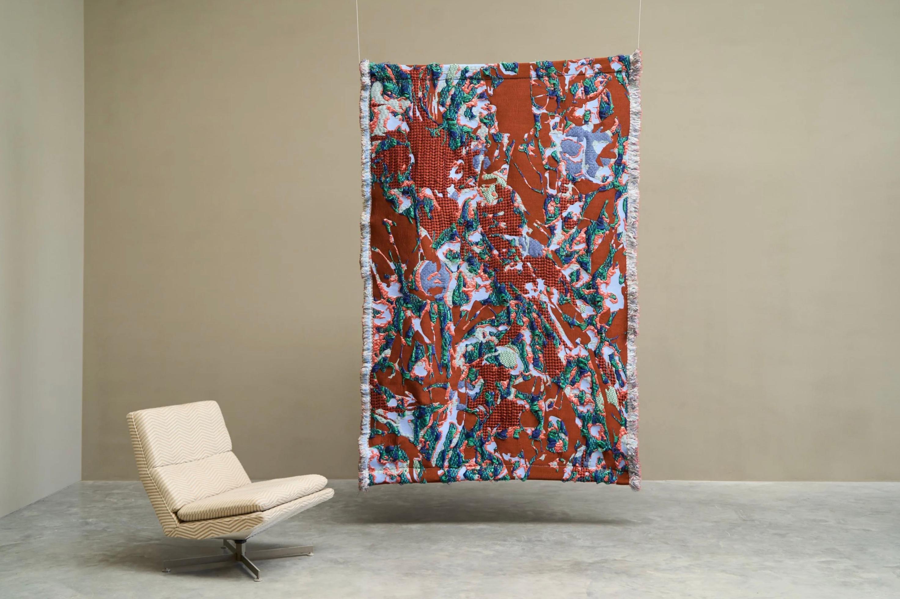 Sina Dyks Zeitgenössischer Wandteppich 'Brain Flash' 173 x 240 cm

Sina Dyks Wandteppich für zeitgenössische Kunst 
Gehirnblitz 
173 x 240 cm

Die etablierte niederländische Textilkünstlerin Sina Dyks (Niederlande, 1995) schafft lebendige und