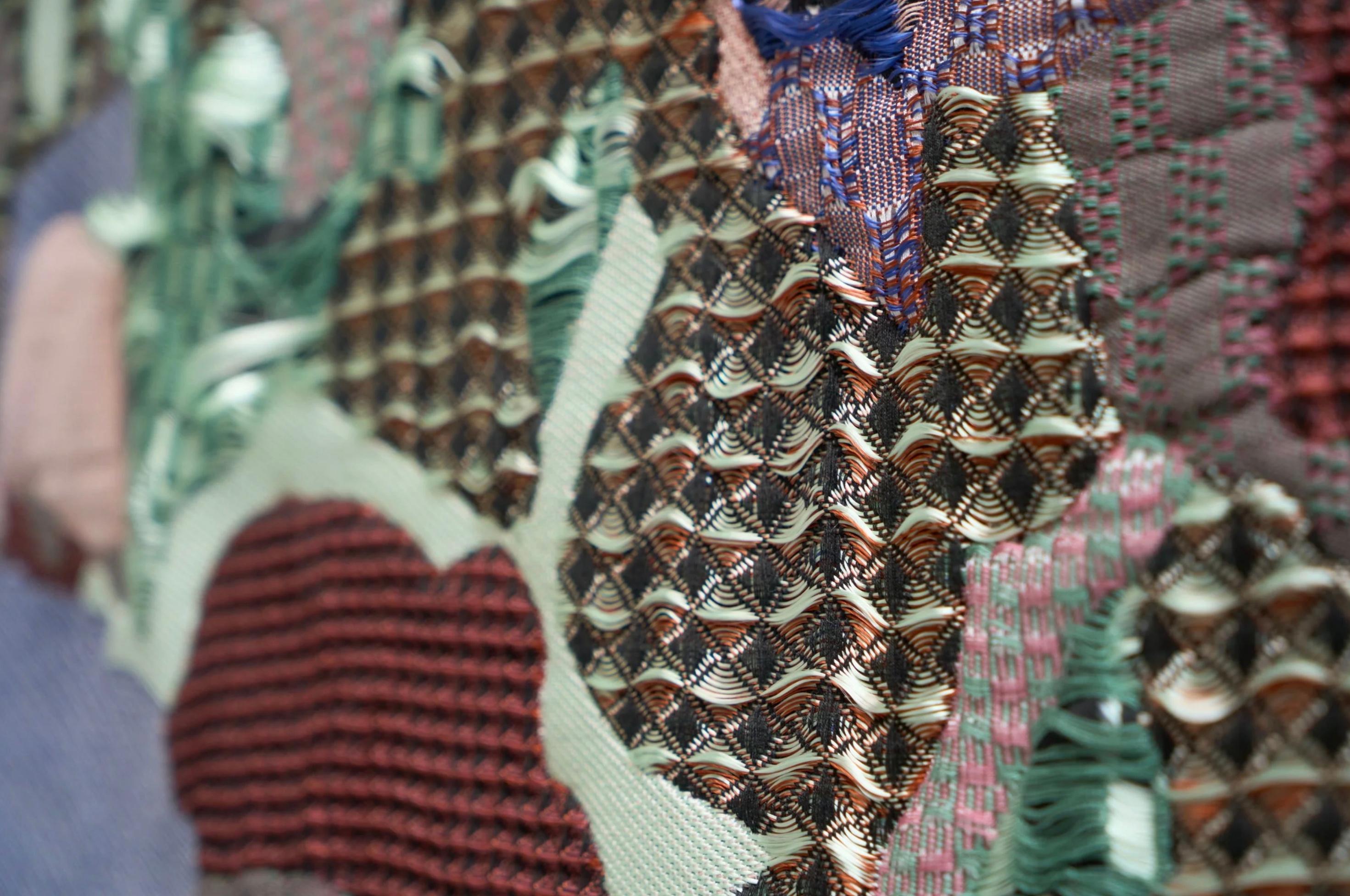 Sina Dyks Wandteppich für zeitgenössische Kunst 'Dripping DNA' 175 x 235 cm im Angebot 1