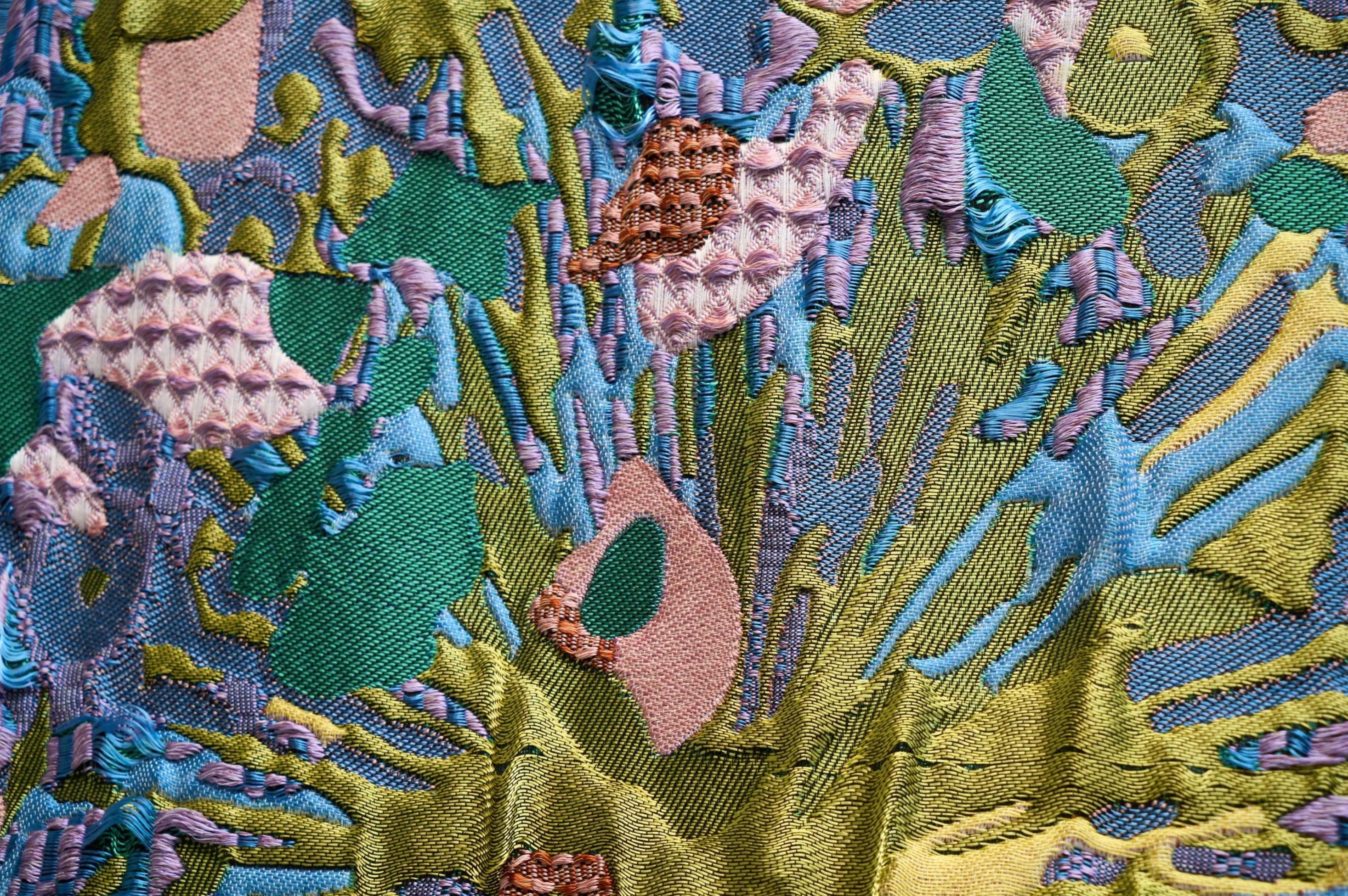 Sina Dyks Wandteppich 'Sumptuous Field' 220 x 175 cm, zeitgenössische Kunst (Garn) im Angebot