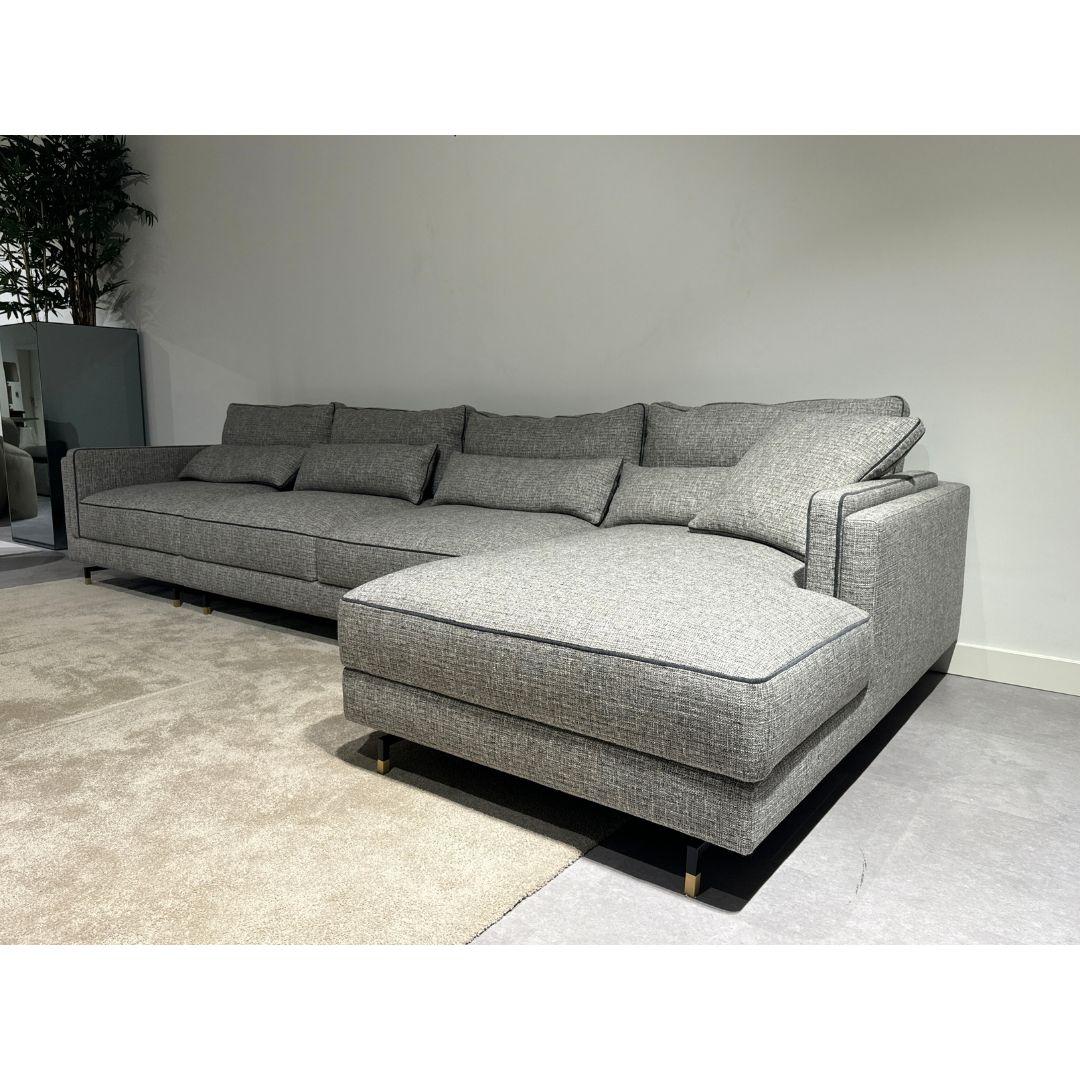 Divano con chaise-longue SINATRA, disponibile ora In condizioni Nuovo in vendita a Frazão, Porto