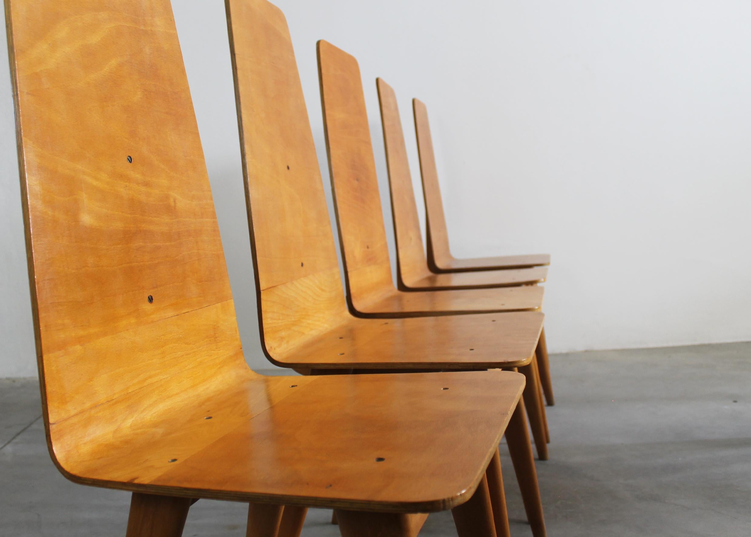 Set of Six Dining Chairs in Wood by Sineo Gemignani Italian Manufacture 1940s For Sale 2
