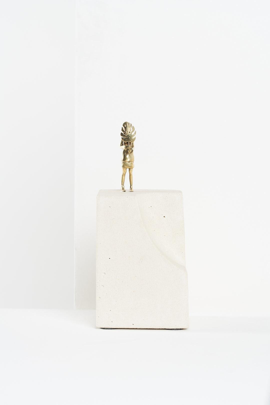 Série Sinestesia, sculpture de fille en béton et laiton N1 en vente 6