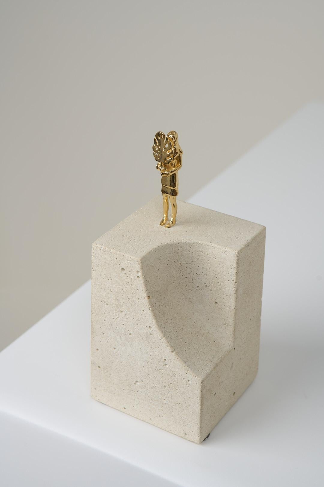 Contemporary Sinestesia Series, Concrete and Brass Girl Sculpture N1 For Sale