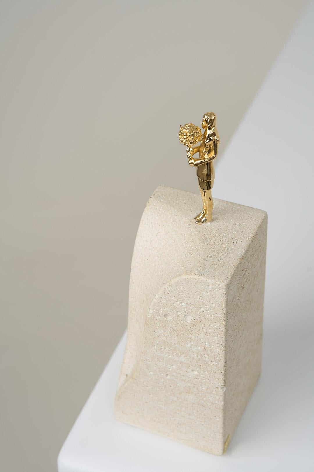 Sinestesia Series, Concrete and Brass Girl Sculpture N3 For Sale 4