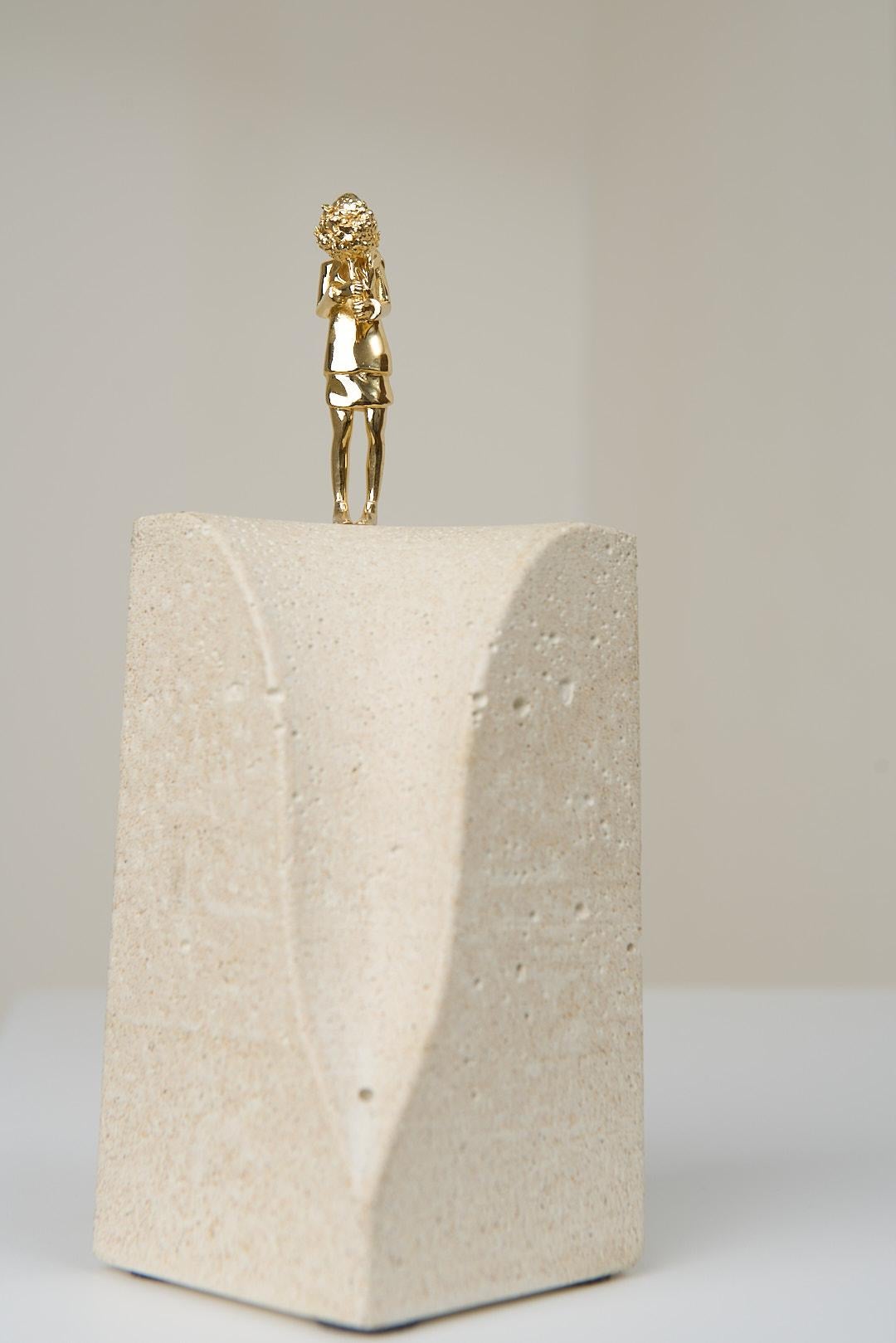 Sinestesia Series, Concrete and Brass Girl Sculpture N3 For Sale 6