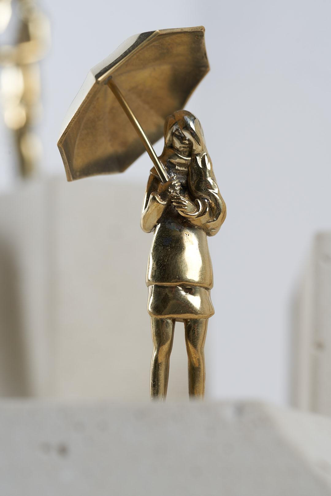 Minimalist Sinestesia Series, Concrete and Brass Girl Sculpture N4 For Sale