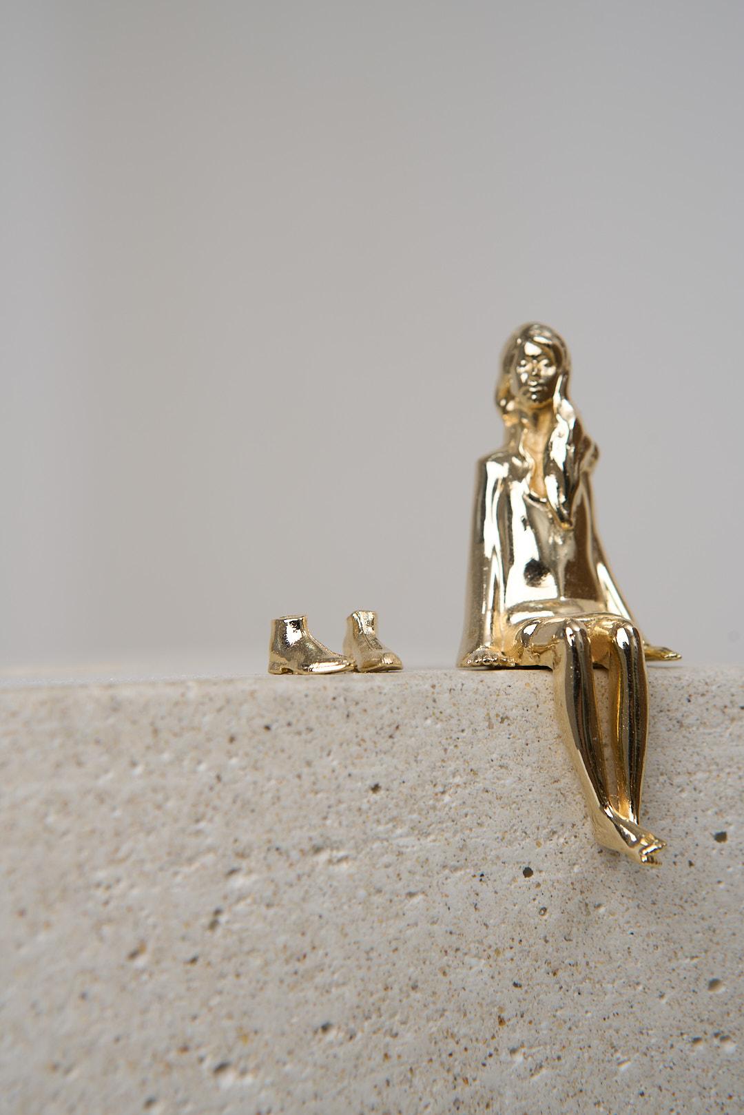 Sinestesia Series, Concrete and Brass Girl Sculpture N5 For Sale 2