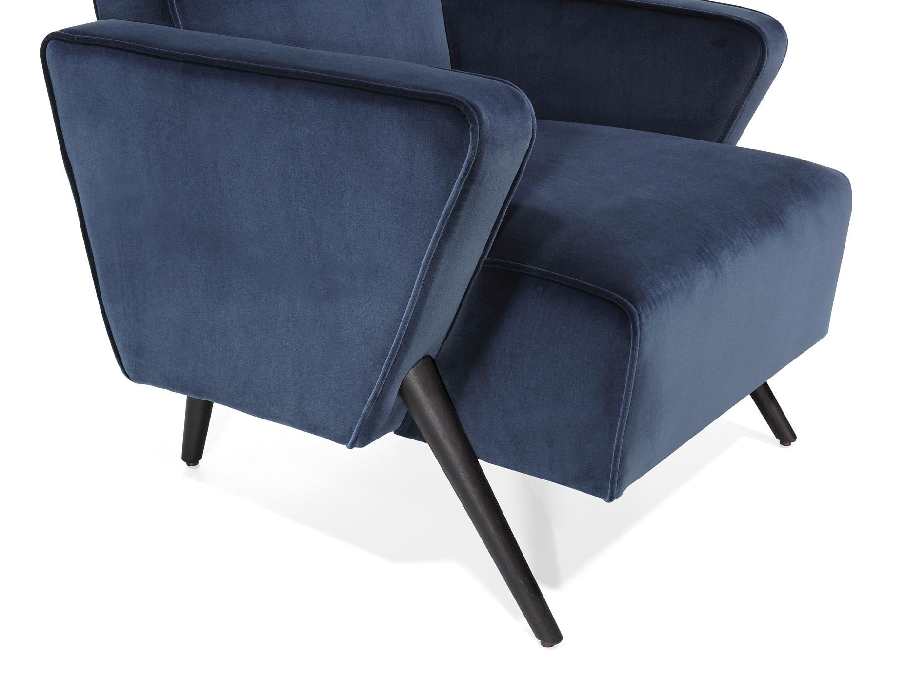 Sinfonia Retro-Sessel aus dunkelblauem Samt, gepolstert mit dunkelblauem Samt von Bow and Arrow im Zustand „Neu“ im Angebot in Lordelo, PT