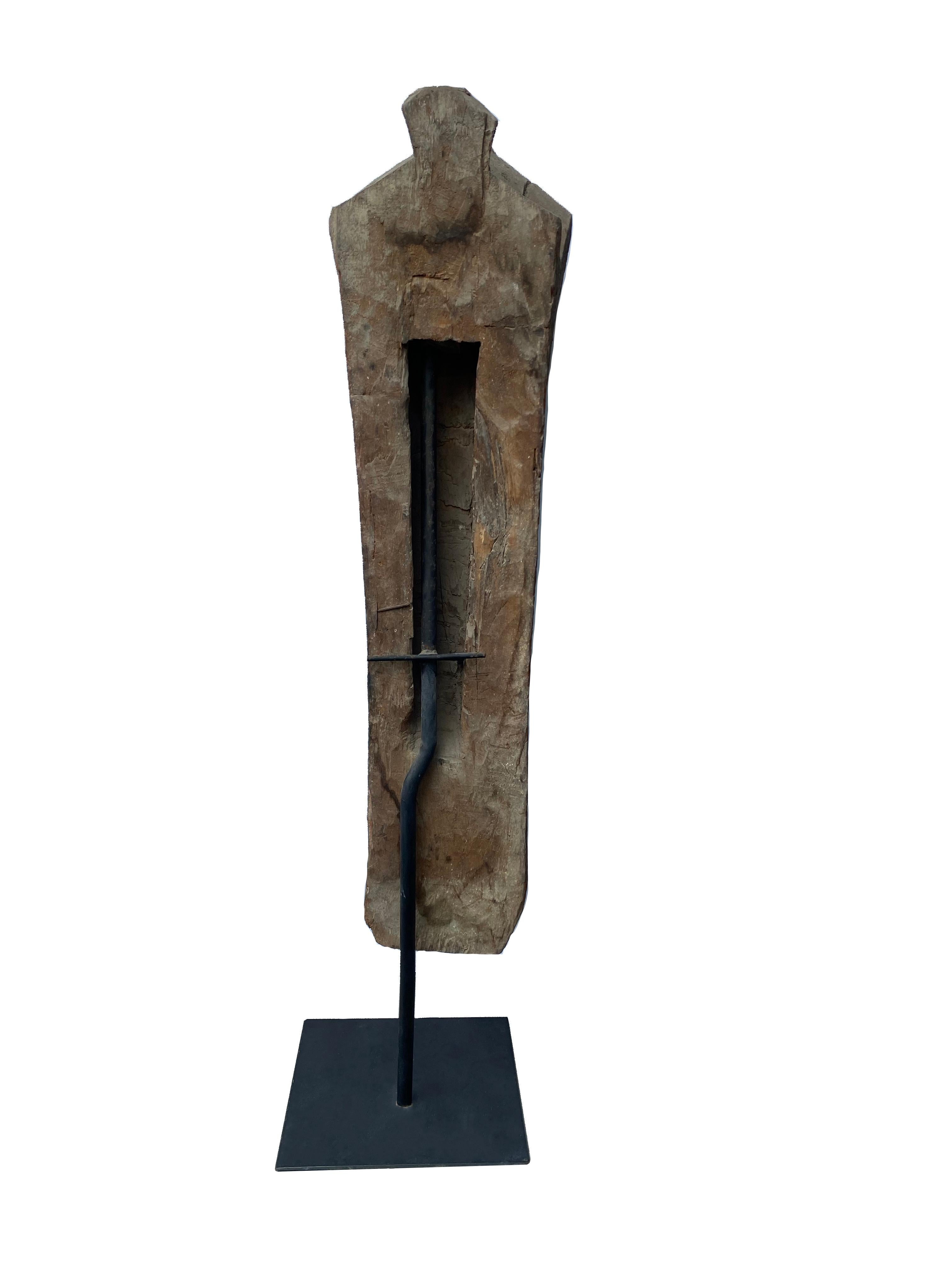 20ième siècle Sculpture de gardien de Singa de la tribu Batak de Sumatra, début du 20e siècle en vente