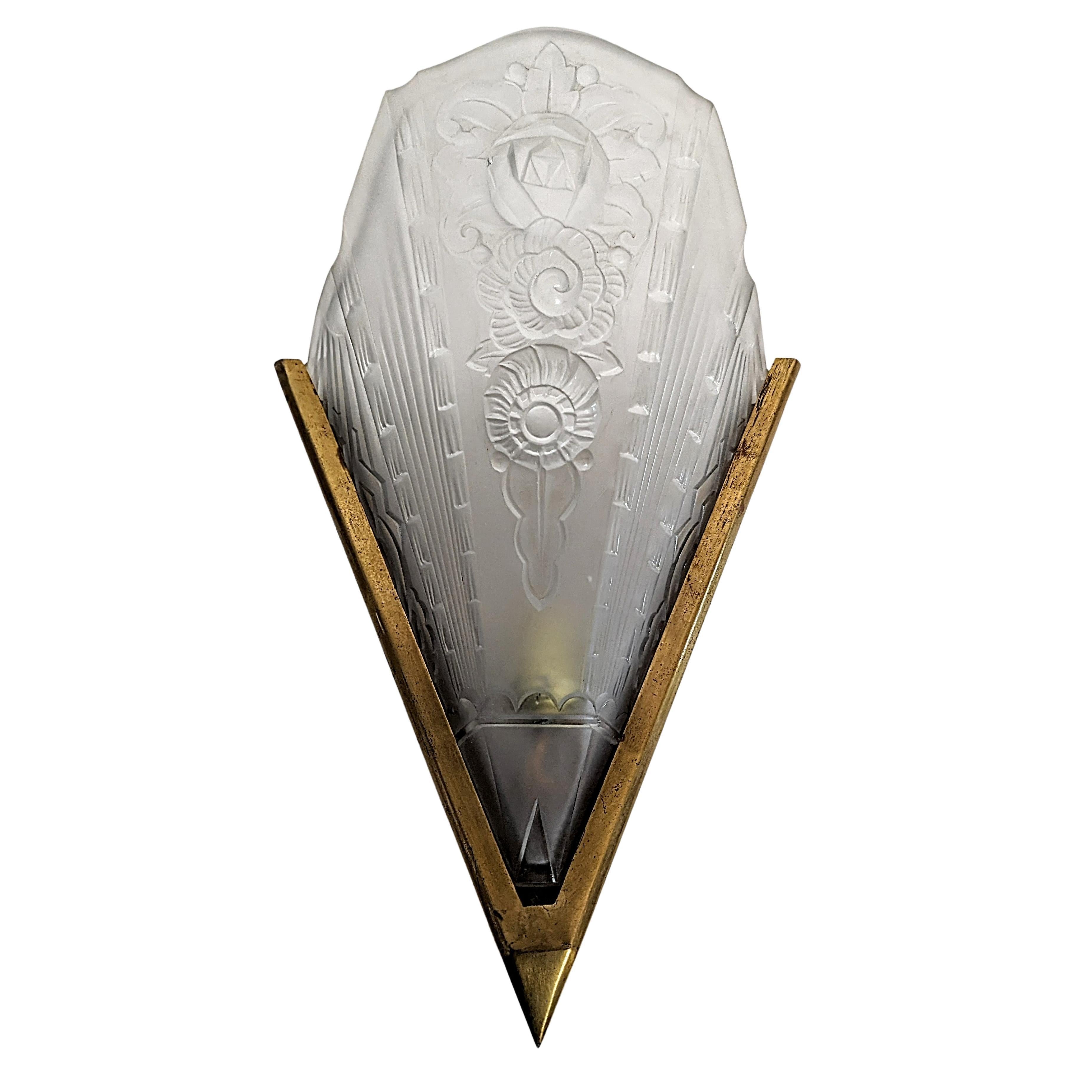 Singal French Art Deco Wall Sconce For Sale