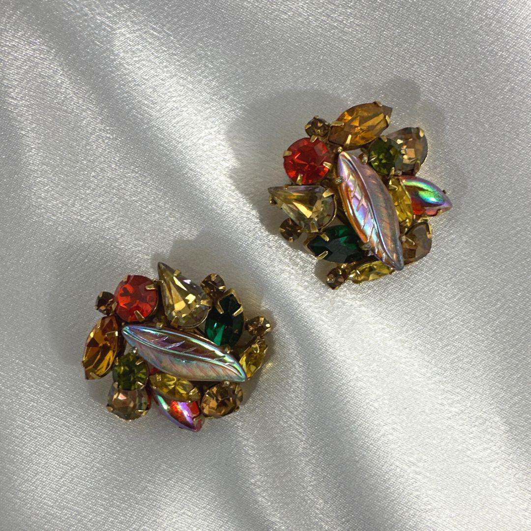 Singed Karmer Earrings Vintage Multi Color Rhinestone Clip on Round Earrings  In Excellent Condition For Sale In Jacksonville, FL