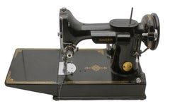 Singer Featherweight Model 221 Was Made Exclusively at the Company‘s Kilbowie