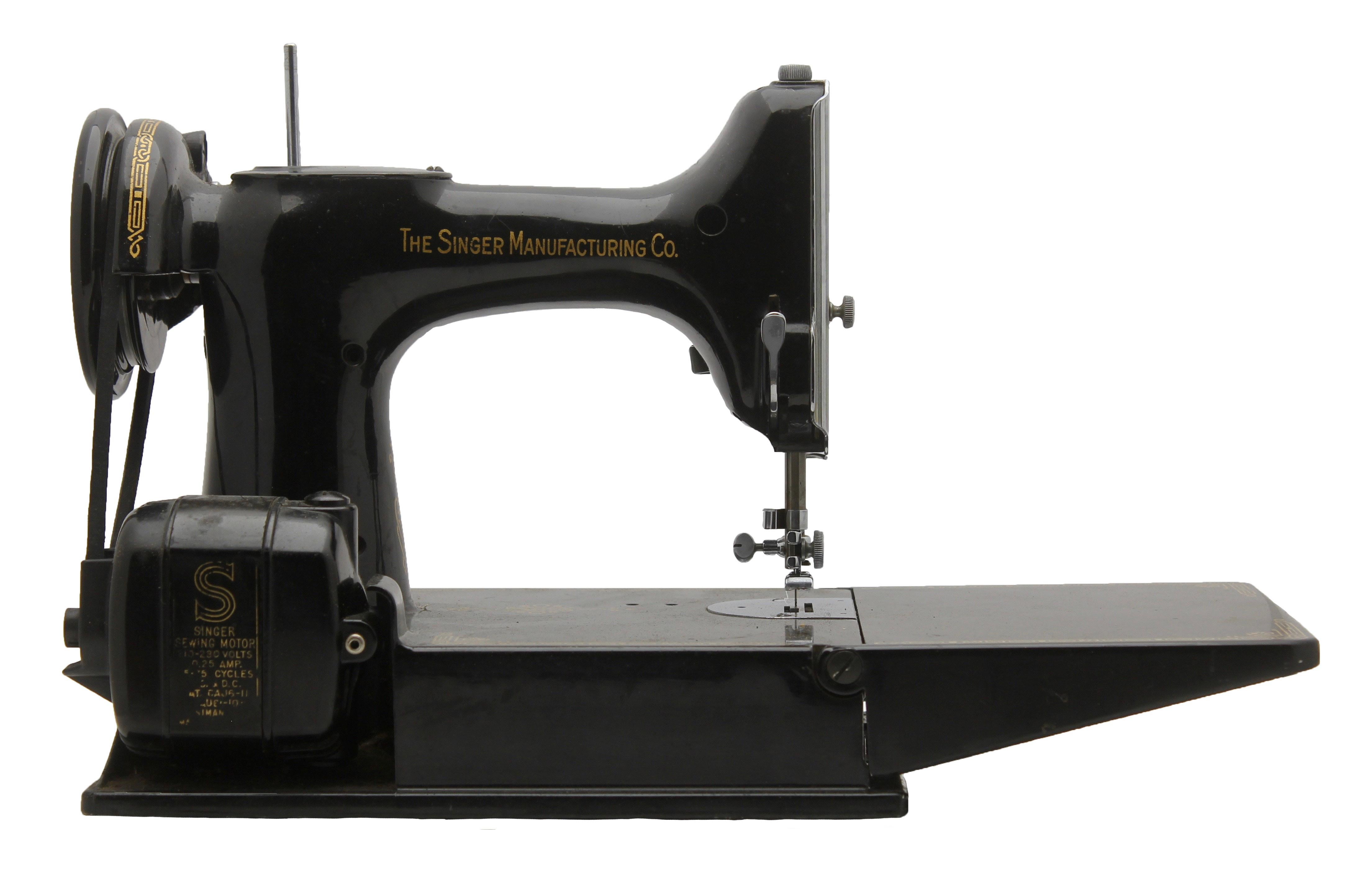 Machine-Made Singer Featherweight Model 221 Was Made Exclusively at the Company‘s Kilbowie