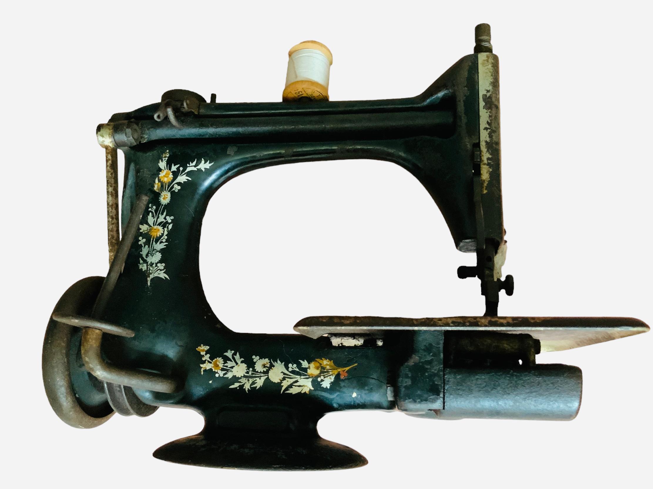 Machine-Made Singer Model 24 Chain Stitch Small Sewing Machine