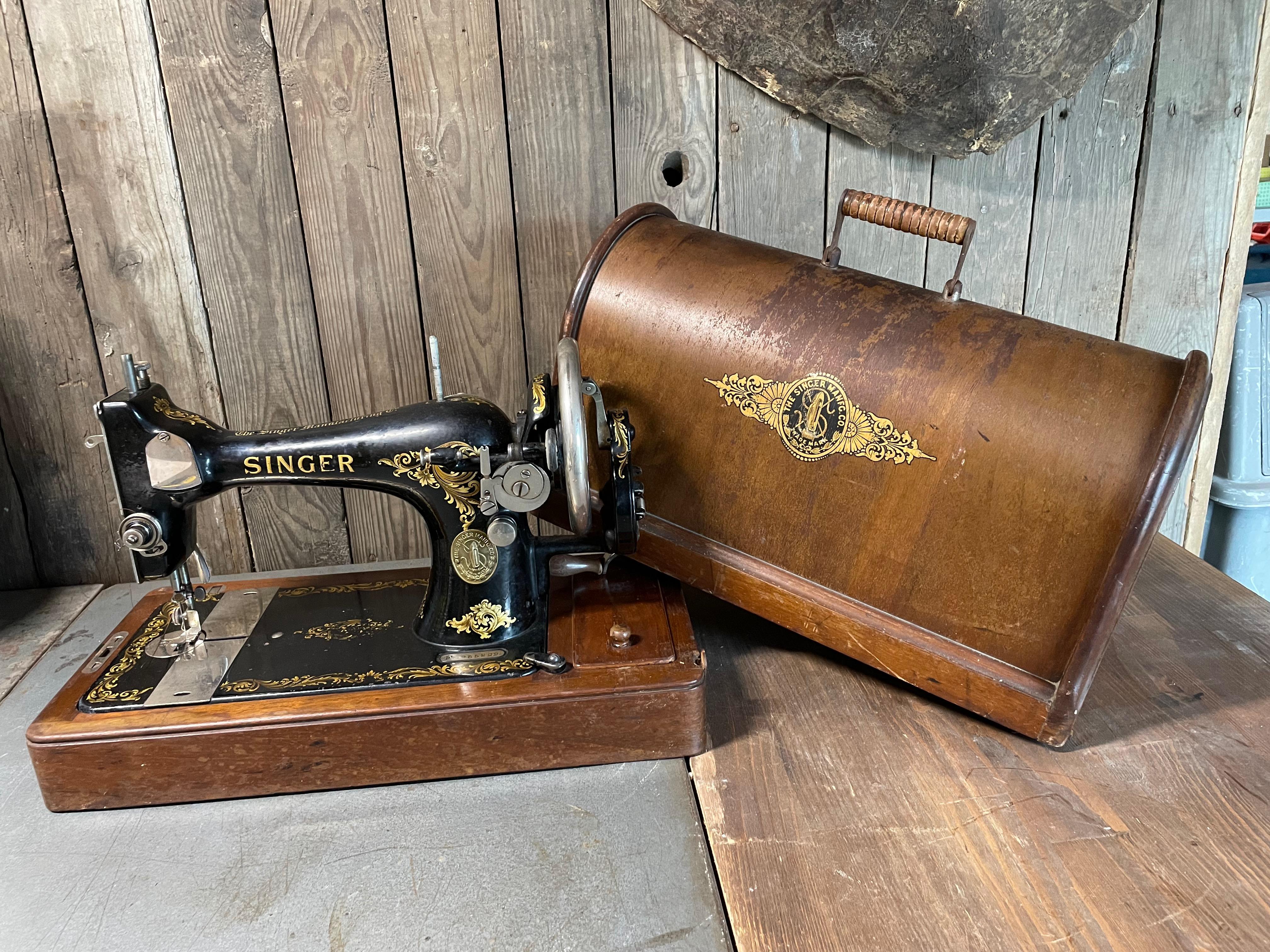 Singer portable sewing machine For Sale 4