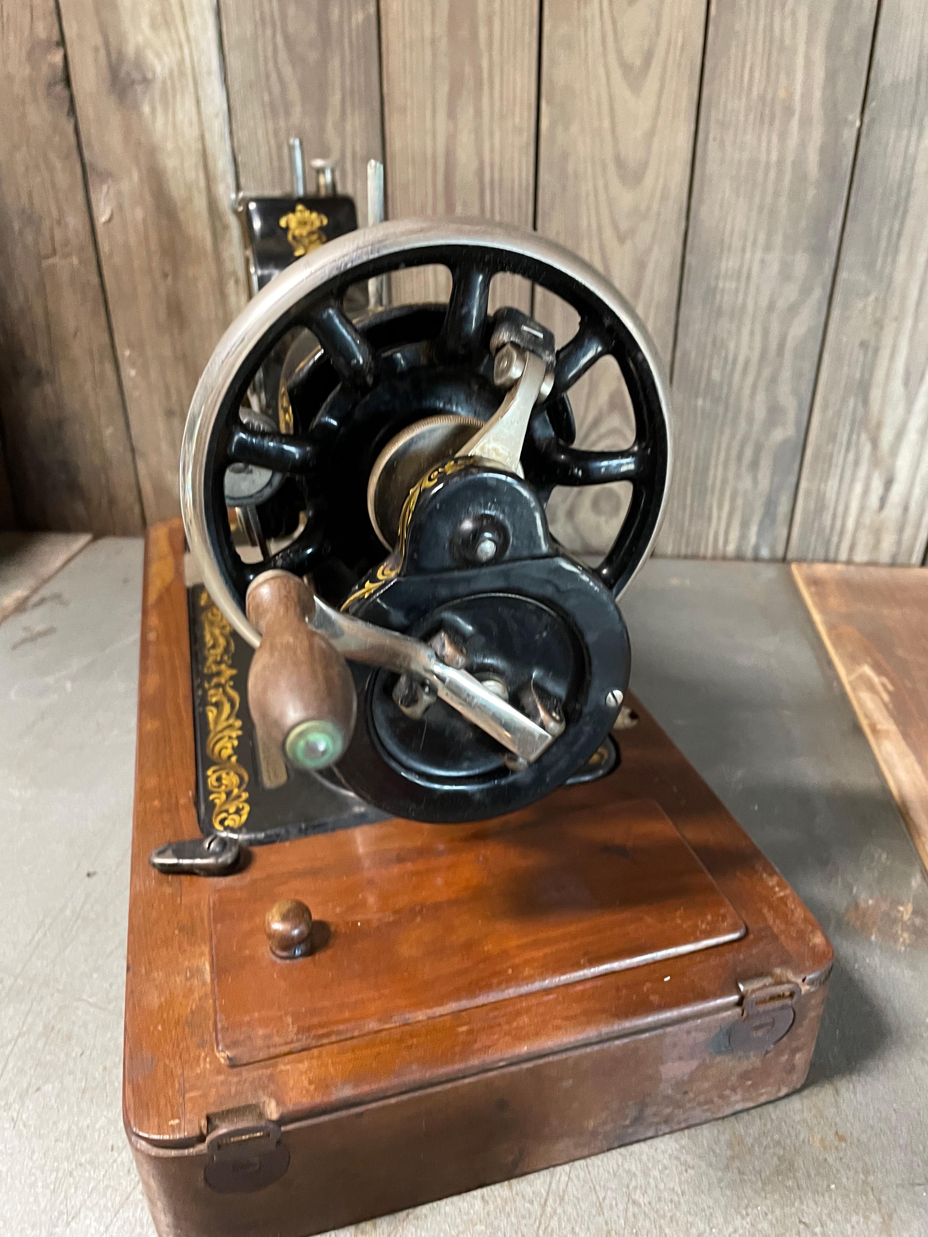 Arts and Crafts Singer portable sewing machine For Sale