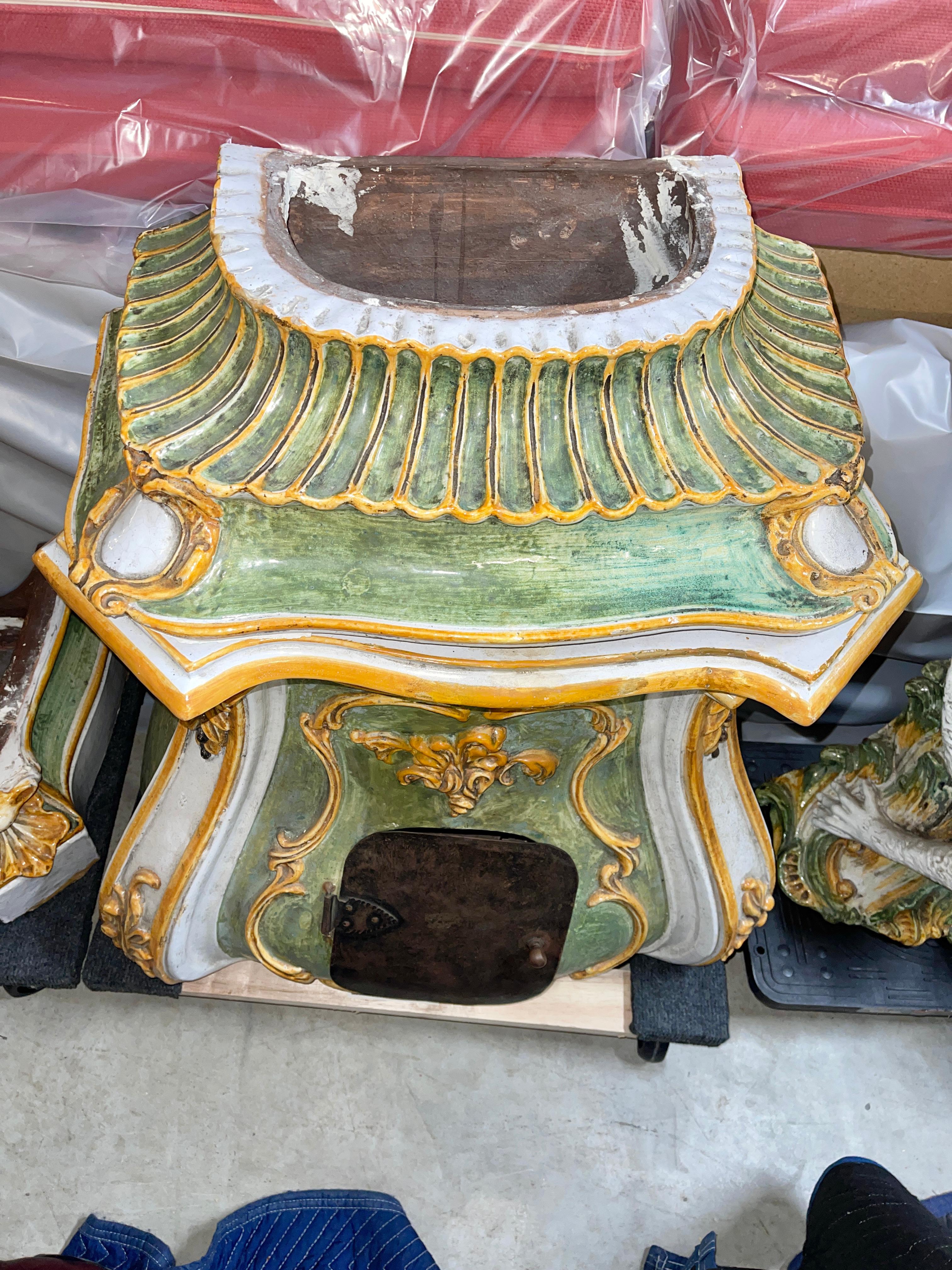 Singerie Majolica Stove 7