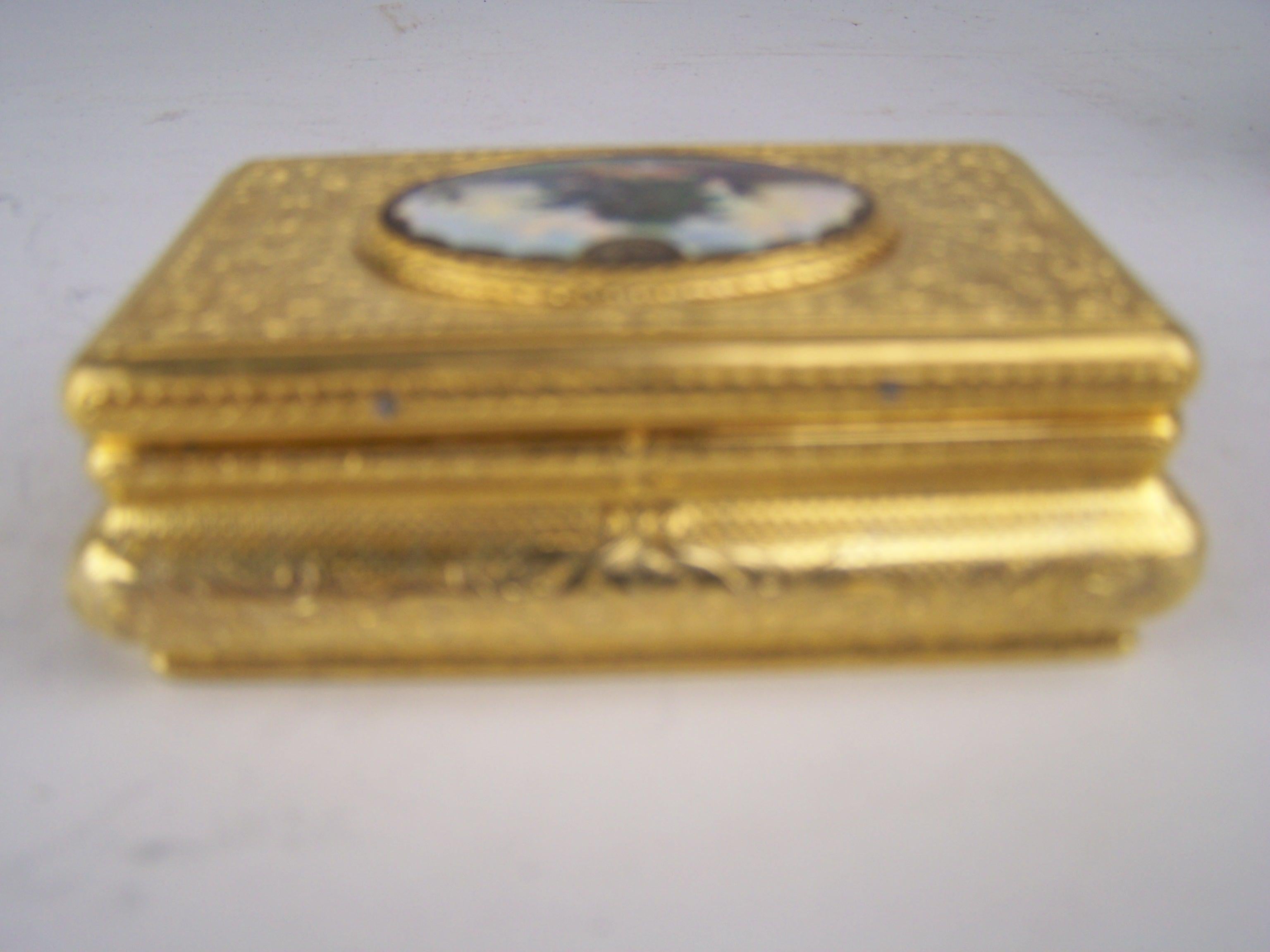 Singing bird box by Bruguier in guilded case with enameled  lid In Good Condition For Sale In Zonhoven, BE