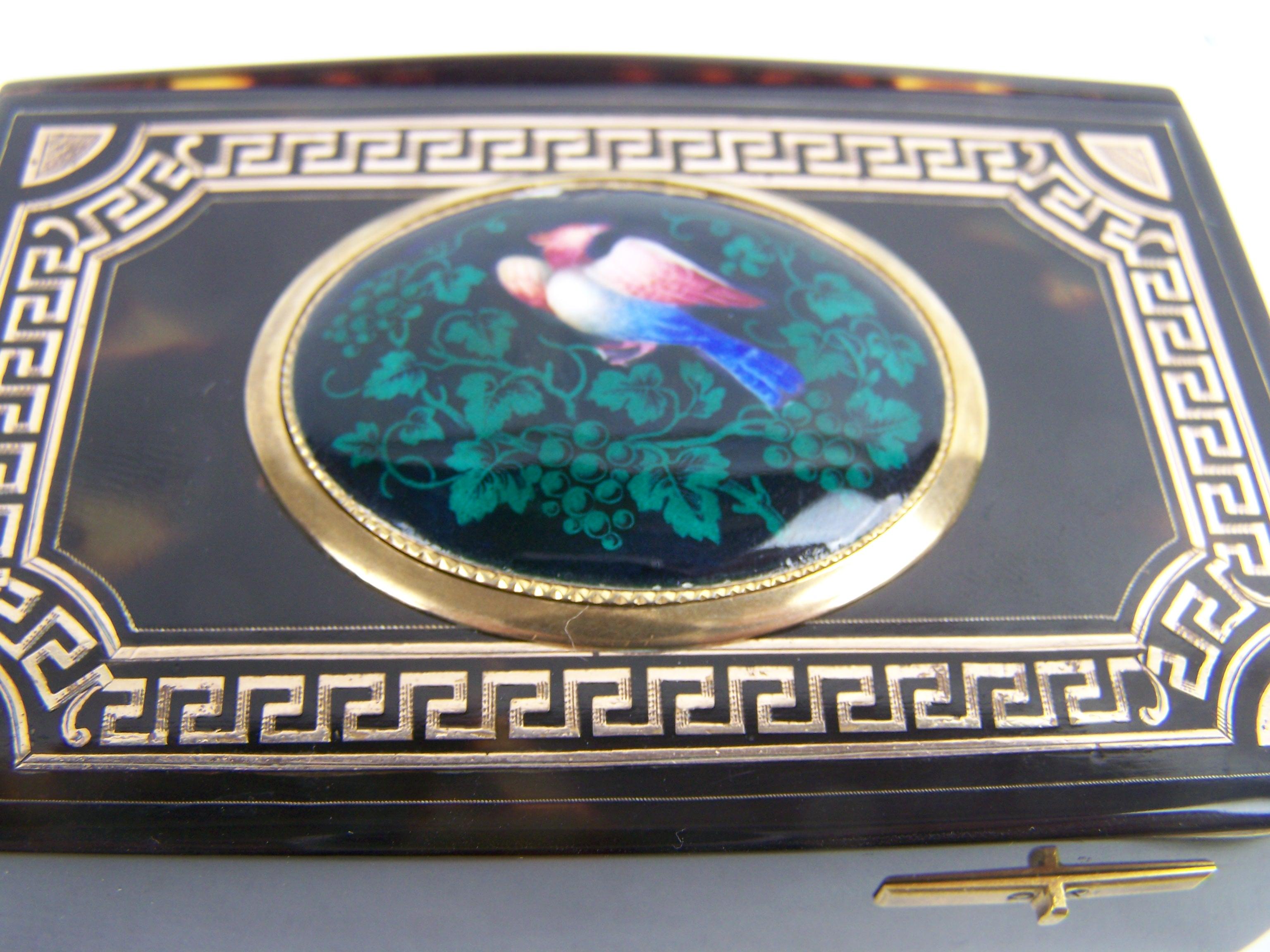 Caja para pájaros cantores de Jacques Bruguier Caja de carey con esmalte  tapa en Excelente estado para la venta en Zonhoven, BE