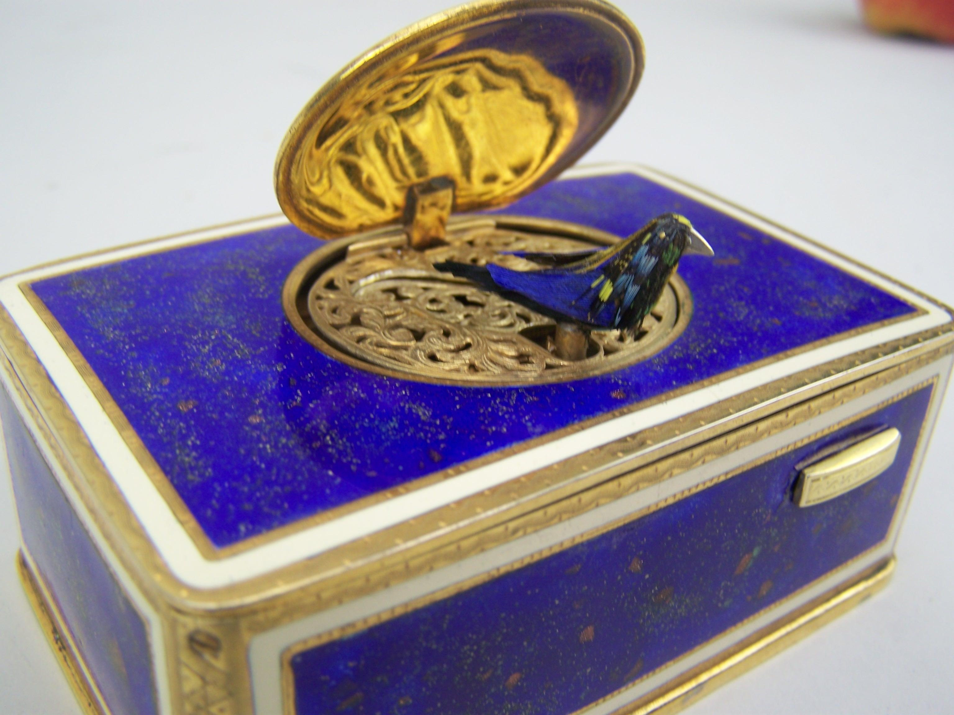 Singing bird box by K Griesbaum in guilded case and blue-goldflaked enamel 7