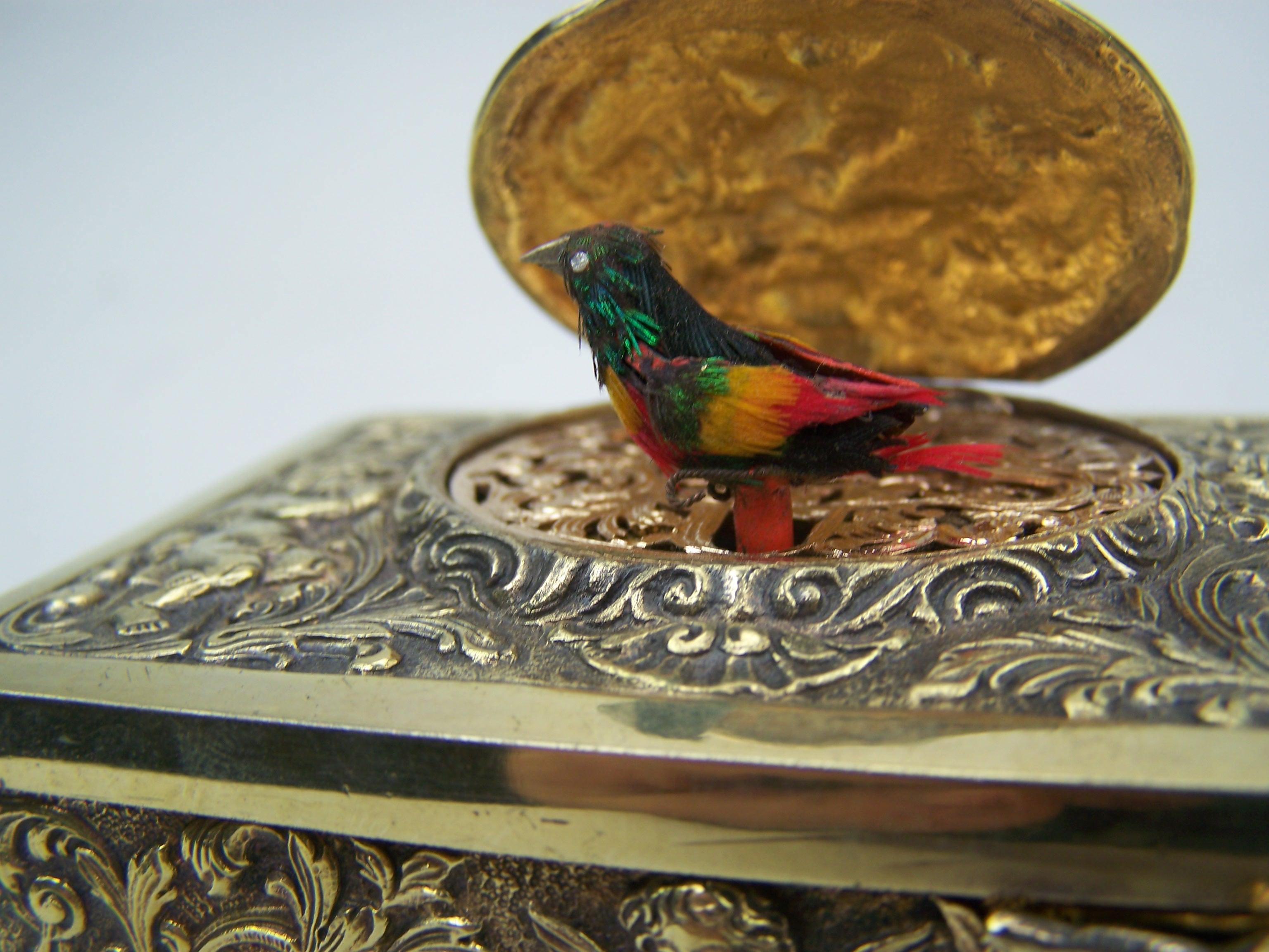 Singing bird box by K Griesbaum in guilded case 7