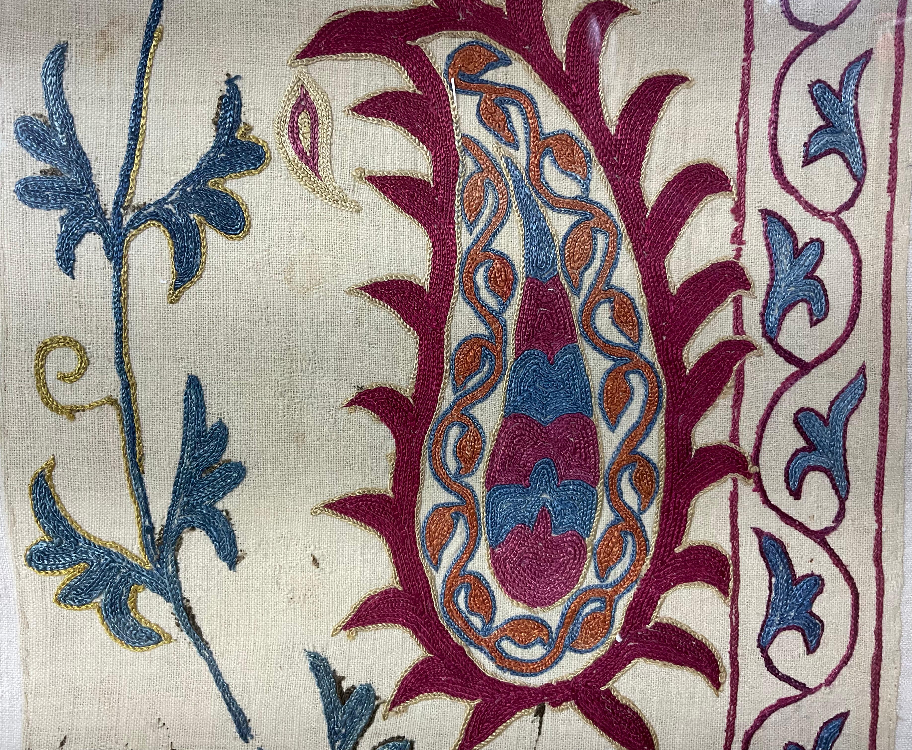 Single 19 Century Antique Suzani Wall Hanging In Good Condition For Sale In Delray Beach, FL