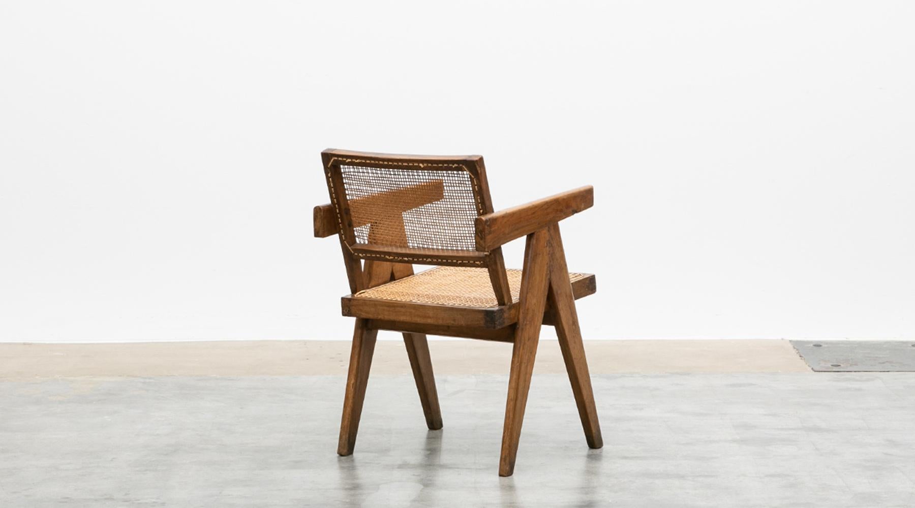 Single 1950s Brown Wooden Teak and Cane Chair by Pierre Jeanneret In Good Condition In Frankfurt, Hessen, DE