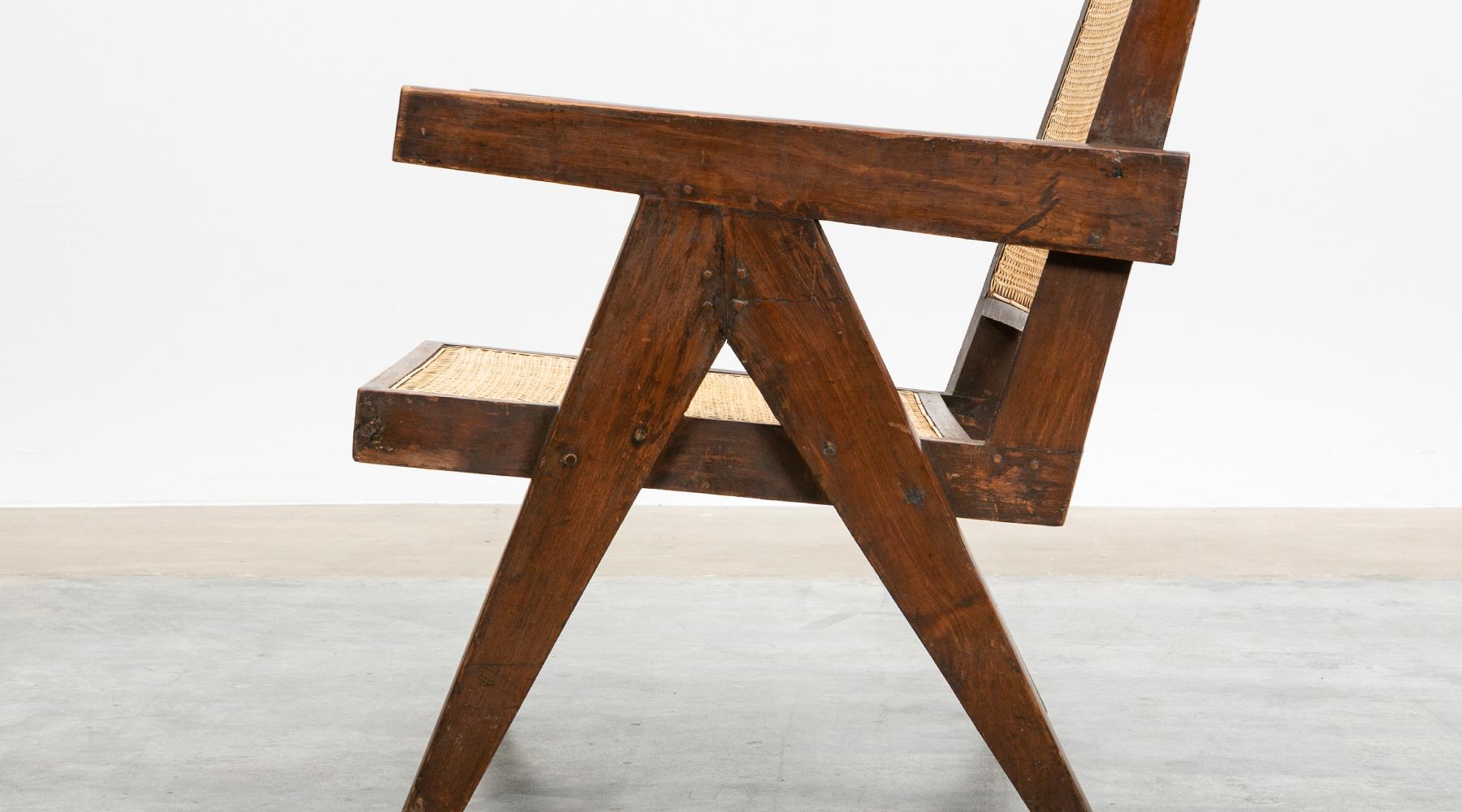 Single 1950s Brown Wooden Teak and Cane Lounge Chair by Pierre Jeanneret For Sale 3