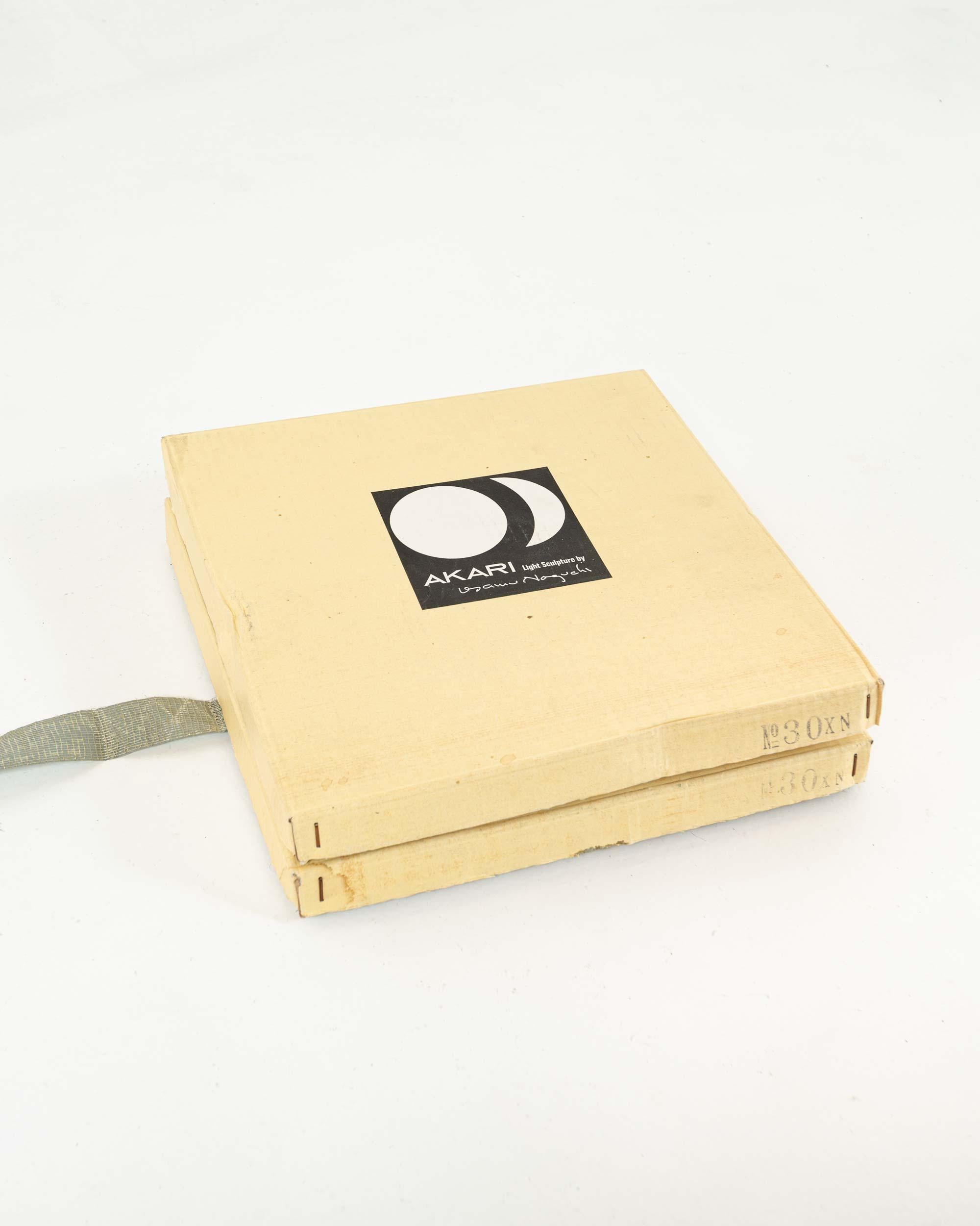 Singola lampada da tavolo Isamu Noguchi Akari del 1951 BB1-30XN, Nuovo stock in vendita 3