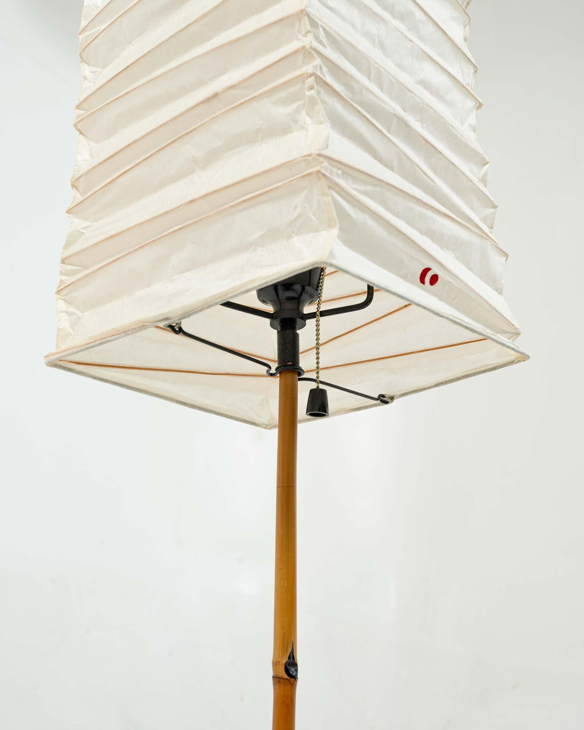 Acciaio Singola lampada da tavolo Isamu Noguchi Akari del 1951 BB1-30XN, Nuovo stock in vendita