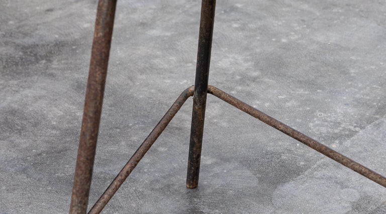 Single 1960s brown wooden and metal Stool by Pierre Jeanneret For Sale 1